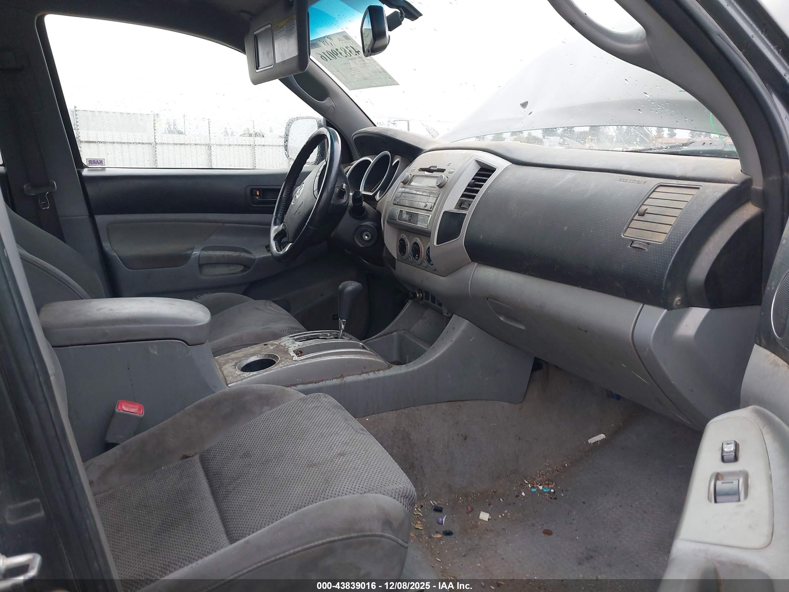 TOYOTA TACOMA image 5