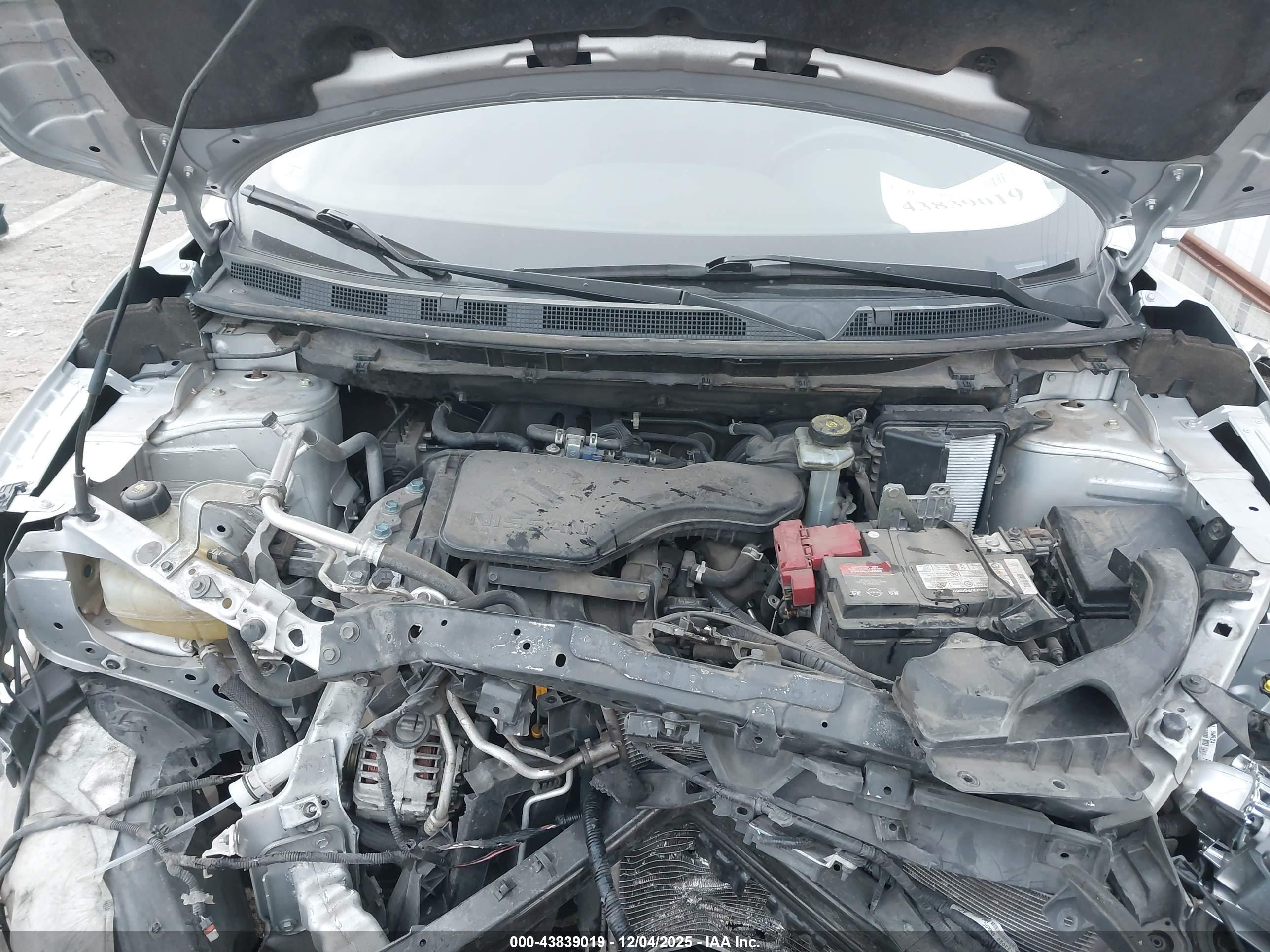 NISSAN ROGUE image 10