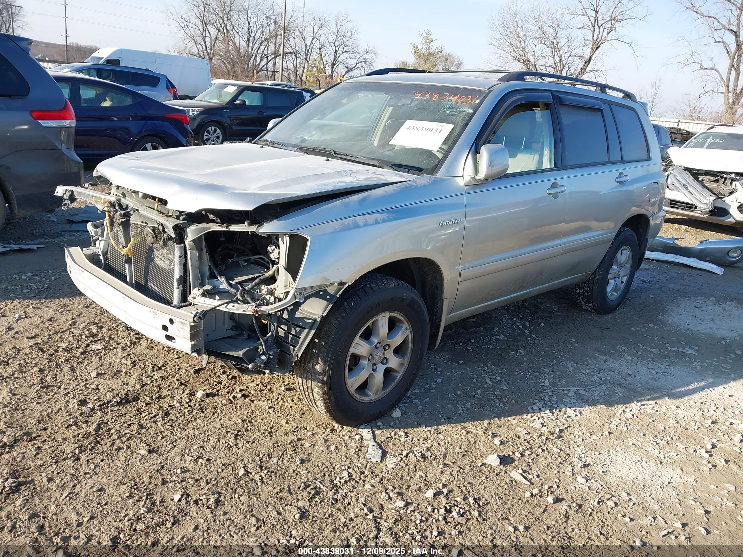 TOYOTA HIGHLANDER image 2