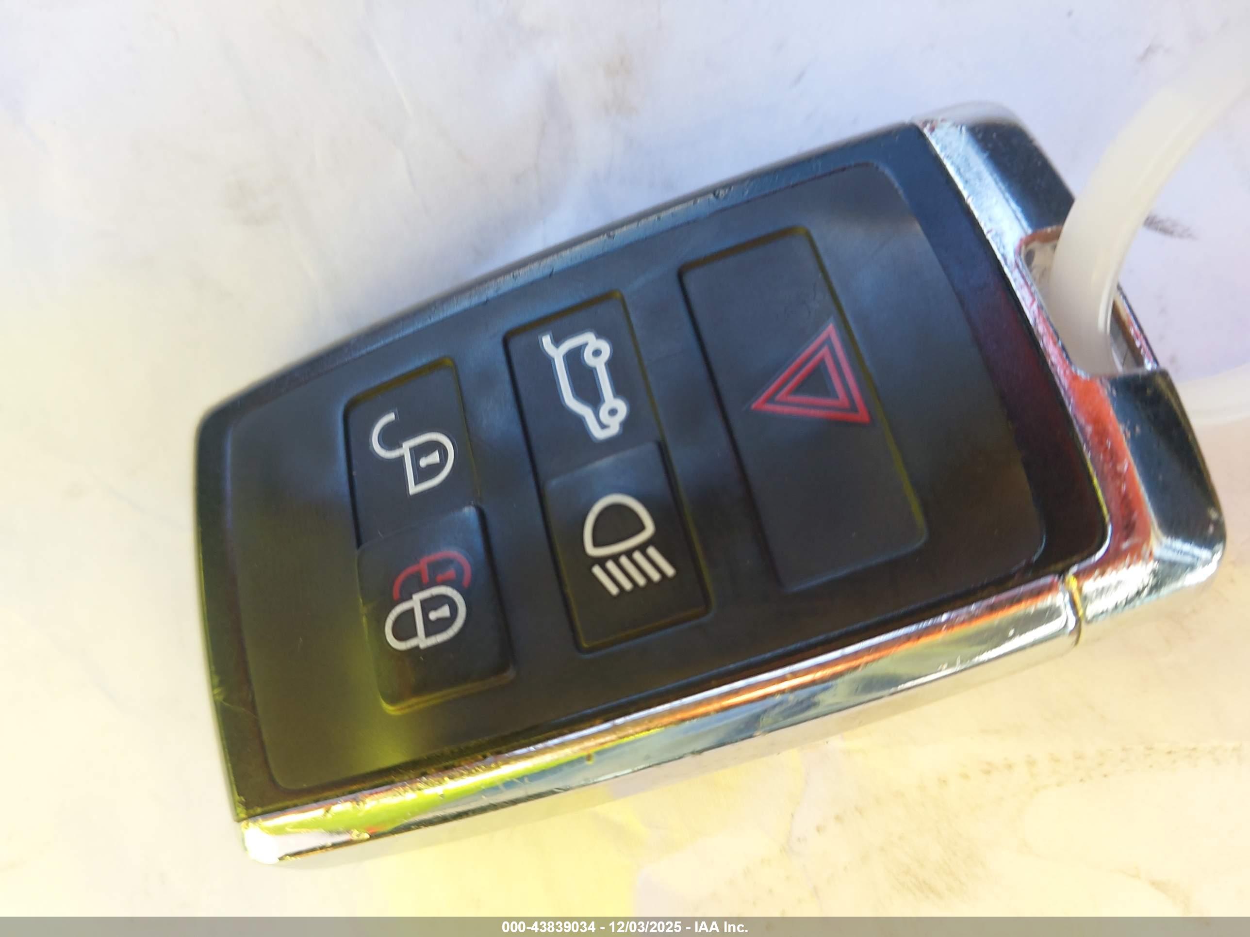 LAND ROVER image 11