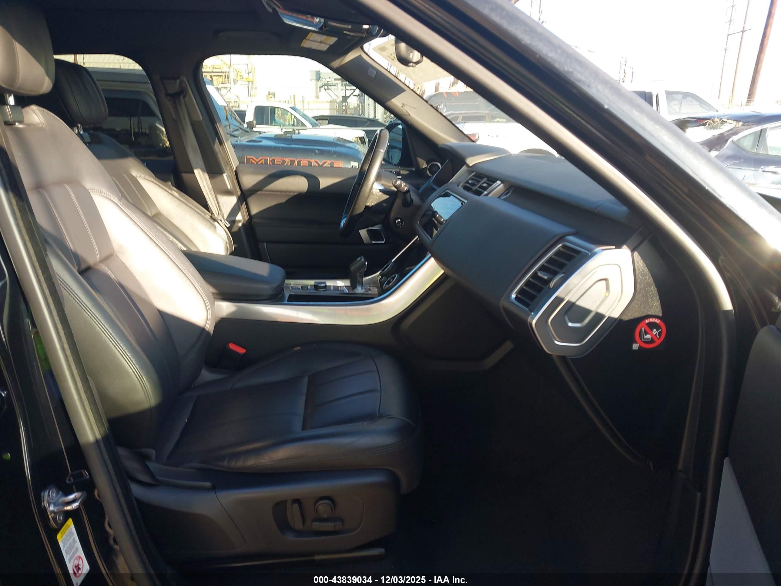LAND ROVER image 5
