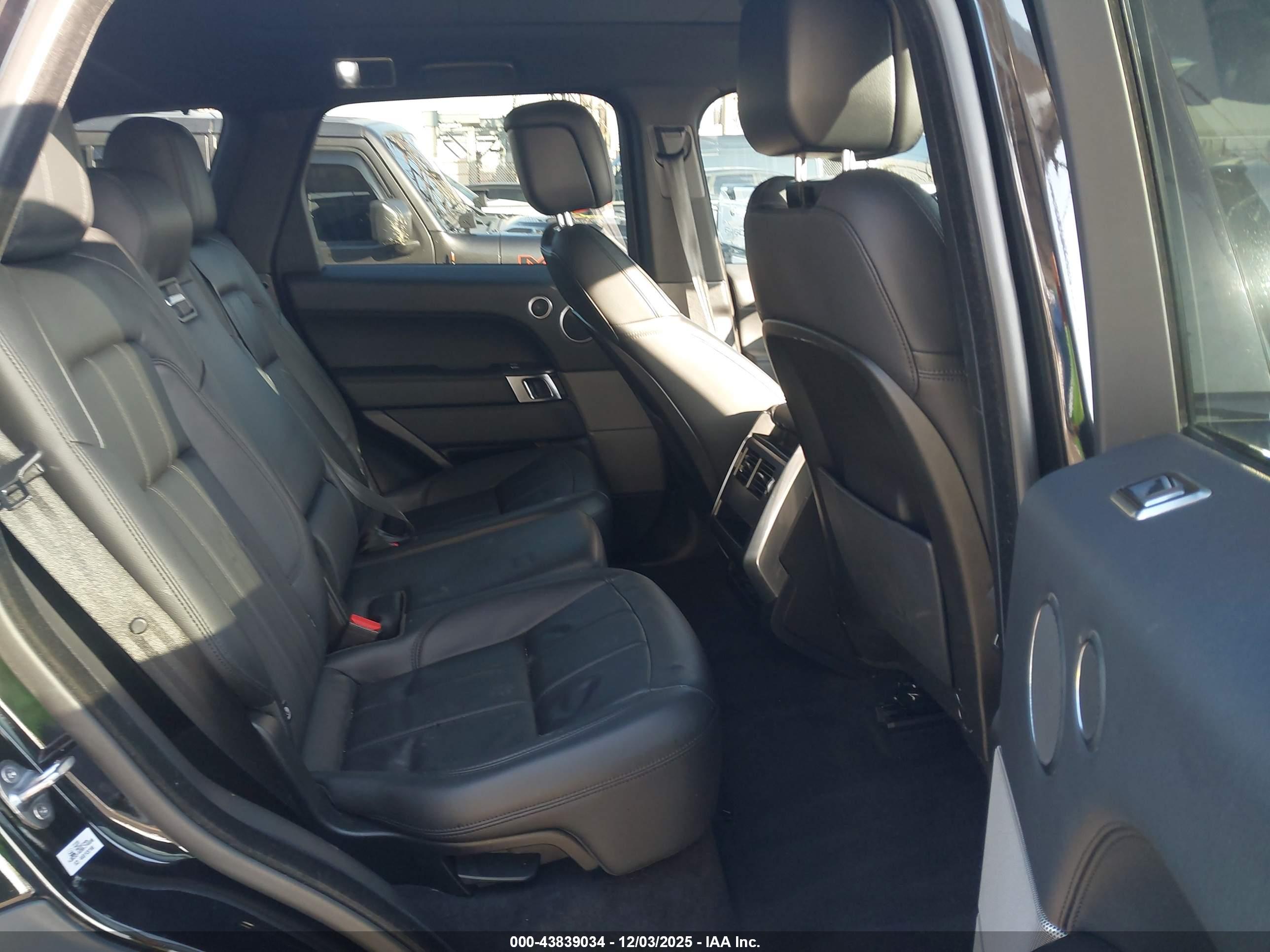 LAND ROVER image 8