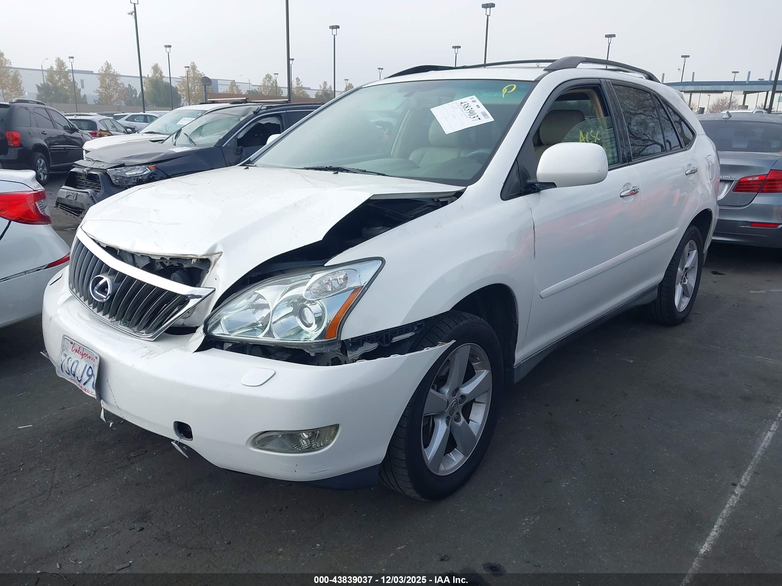 LEXUS RX image 2