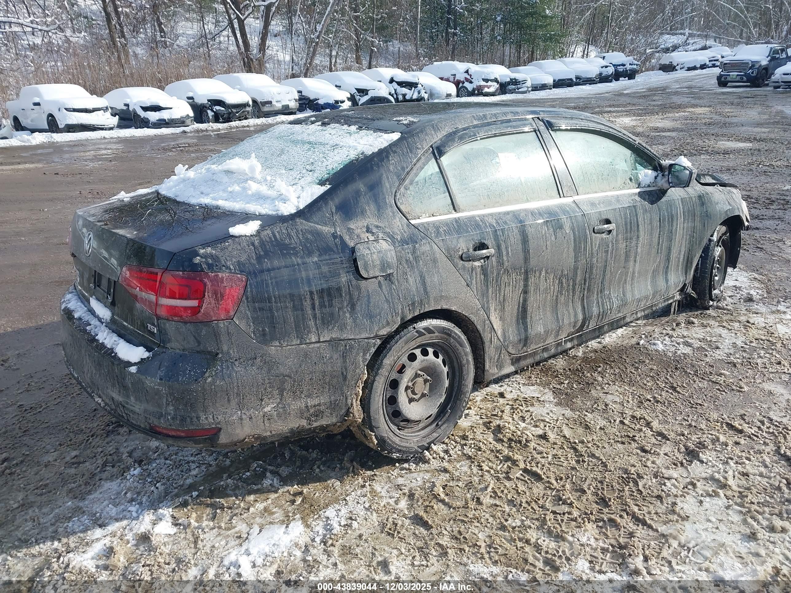 VOLKSWAGEN JETTA image 4