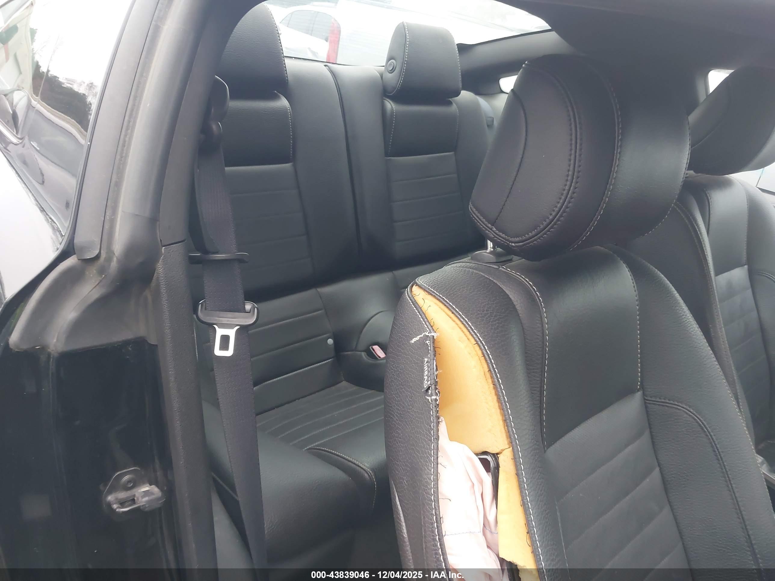 FORD MUSTANG image 8