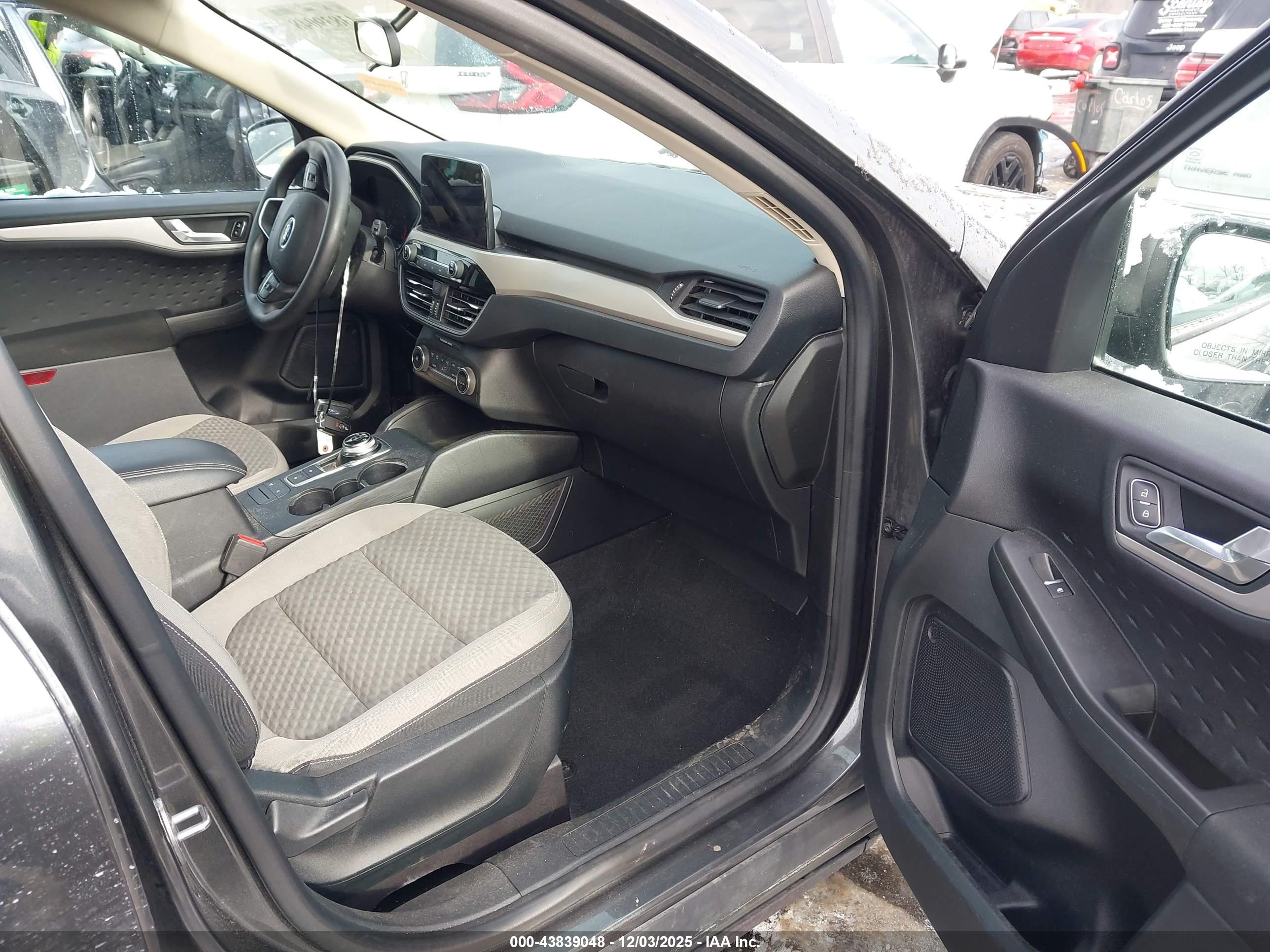 FORD ESCAPE image 5