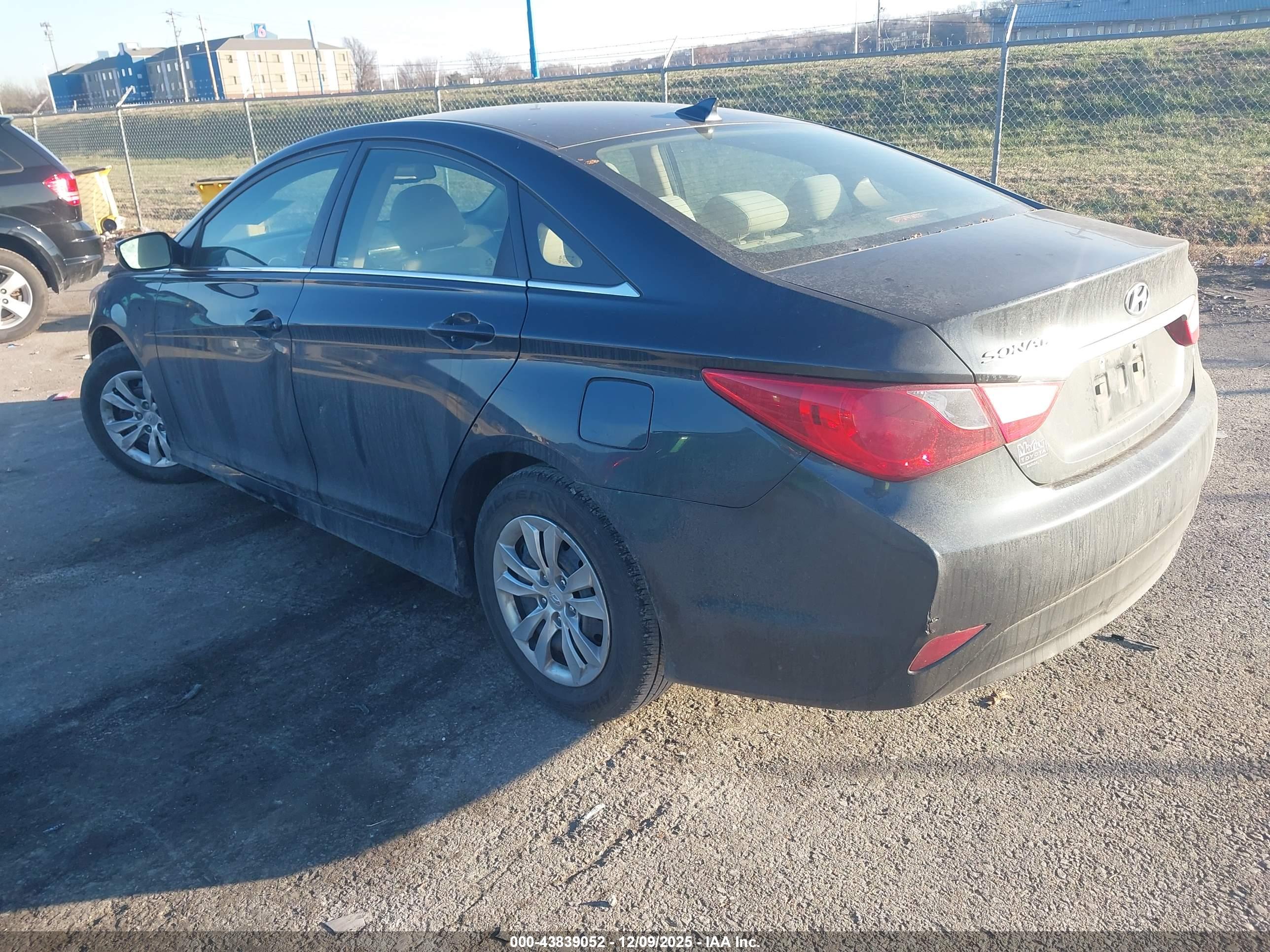 HYUNDAI SONATA image 3