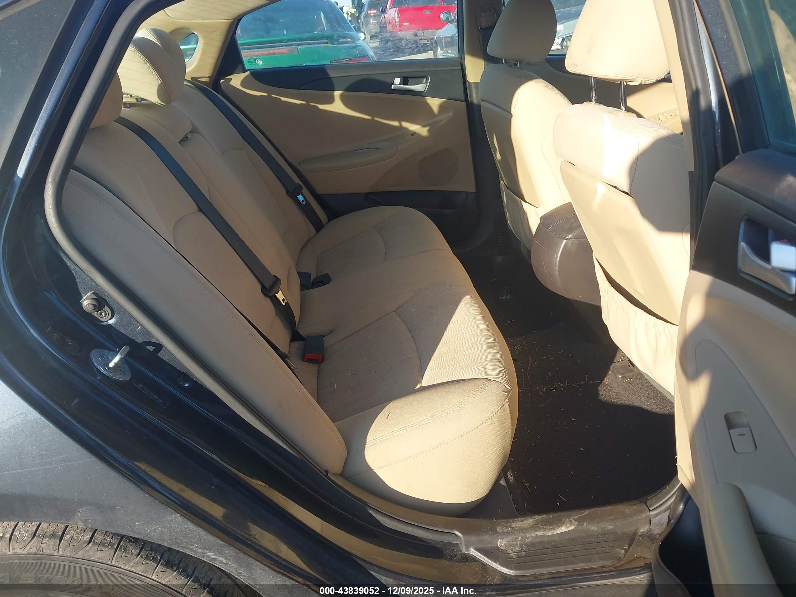 HYUNDAI SONATA image 8