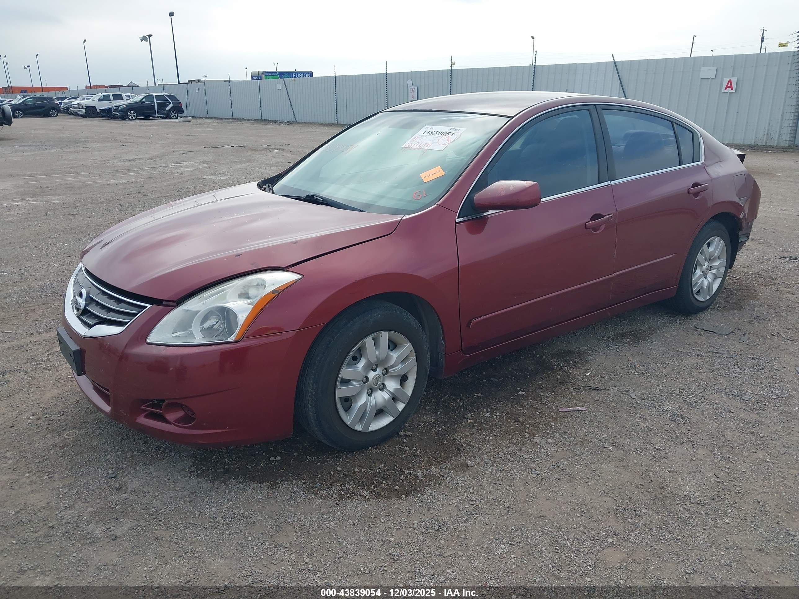 NISSAN ALTIMA image 2