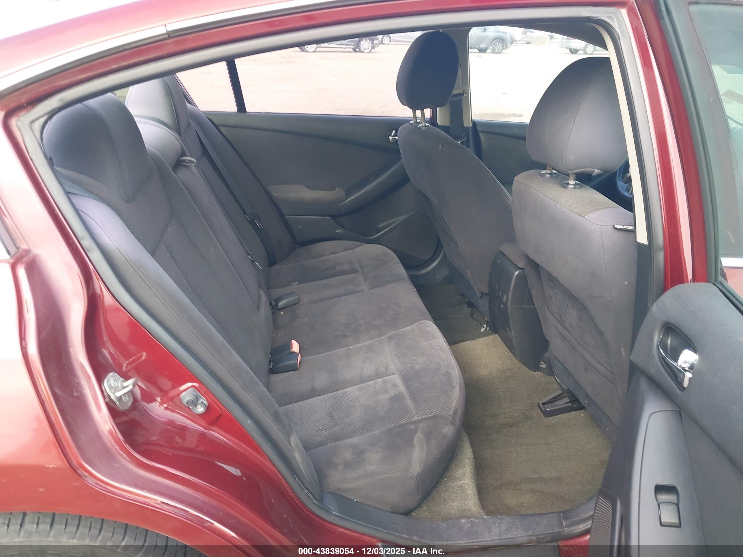 NISSAN ALTIMA image 8