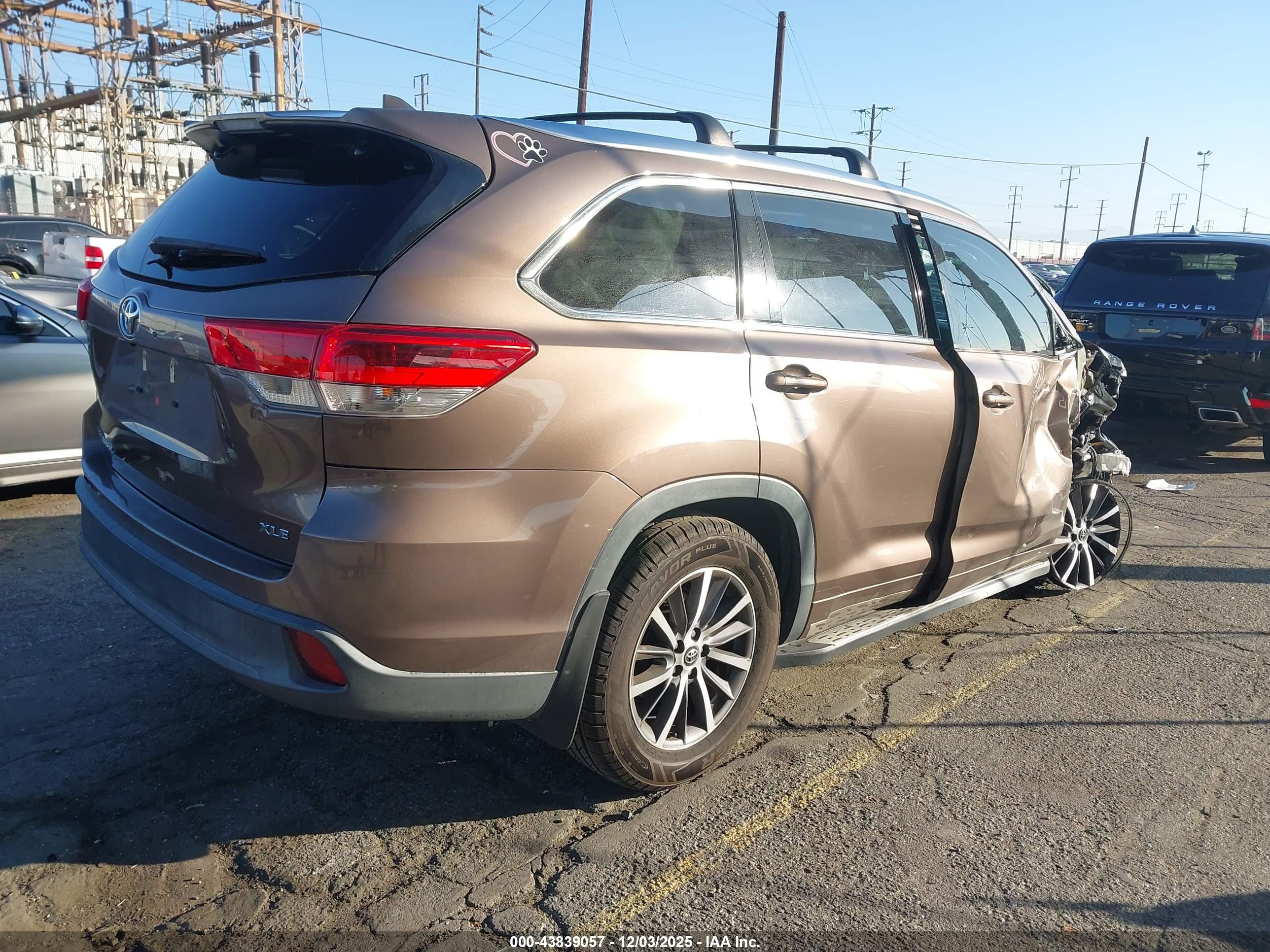TOYOTA HIGHLANDER image 4