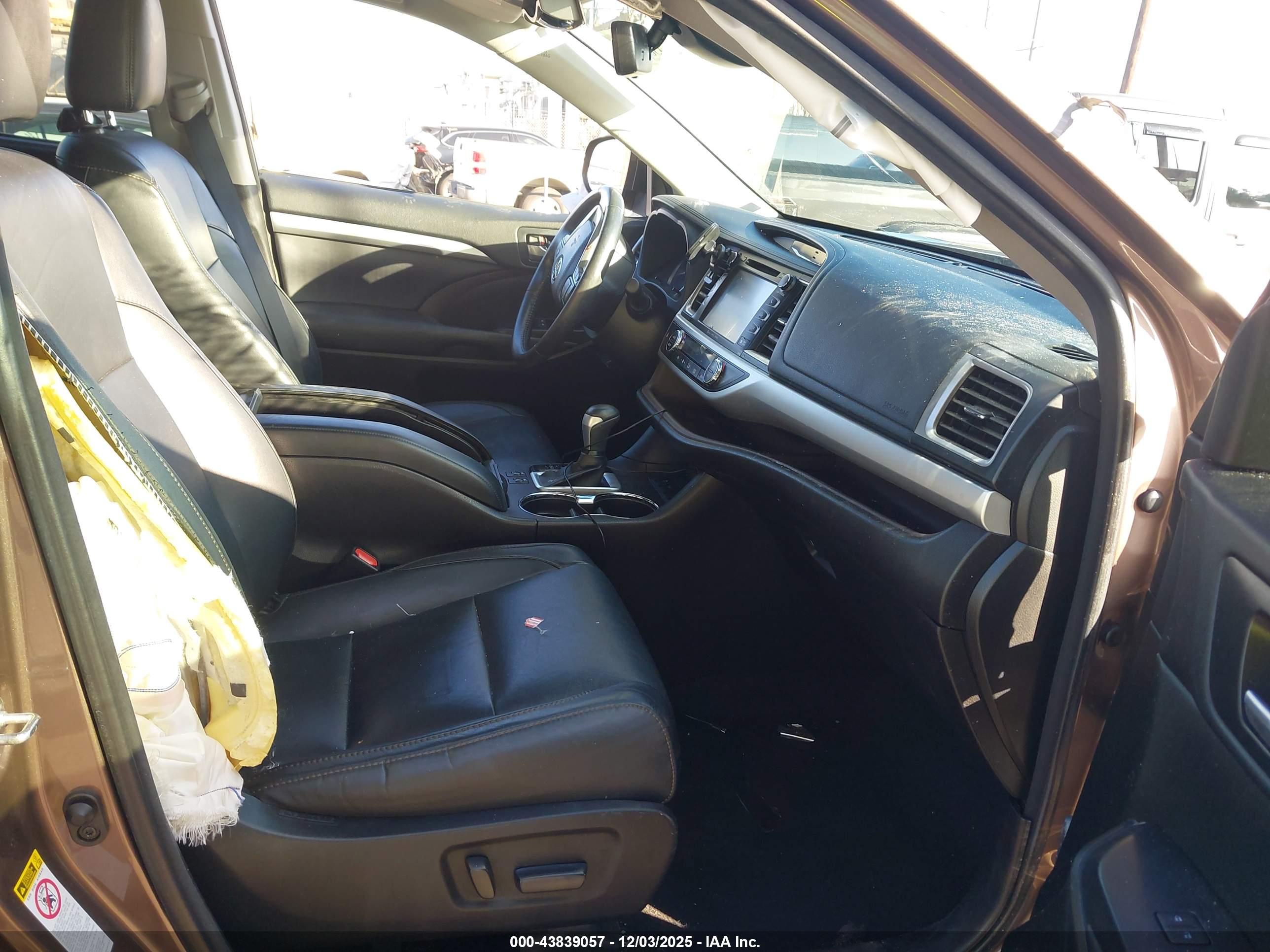 TOYOTA HIGHLANDER image 5
