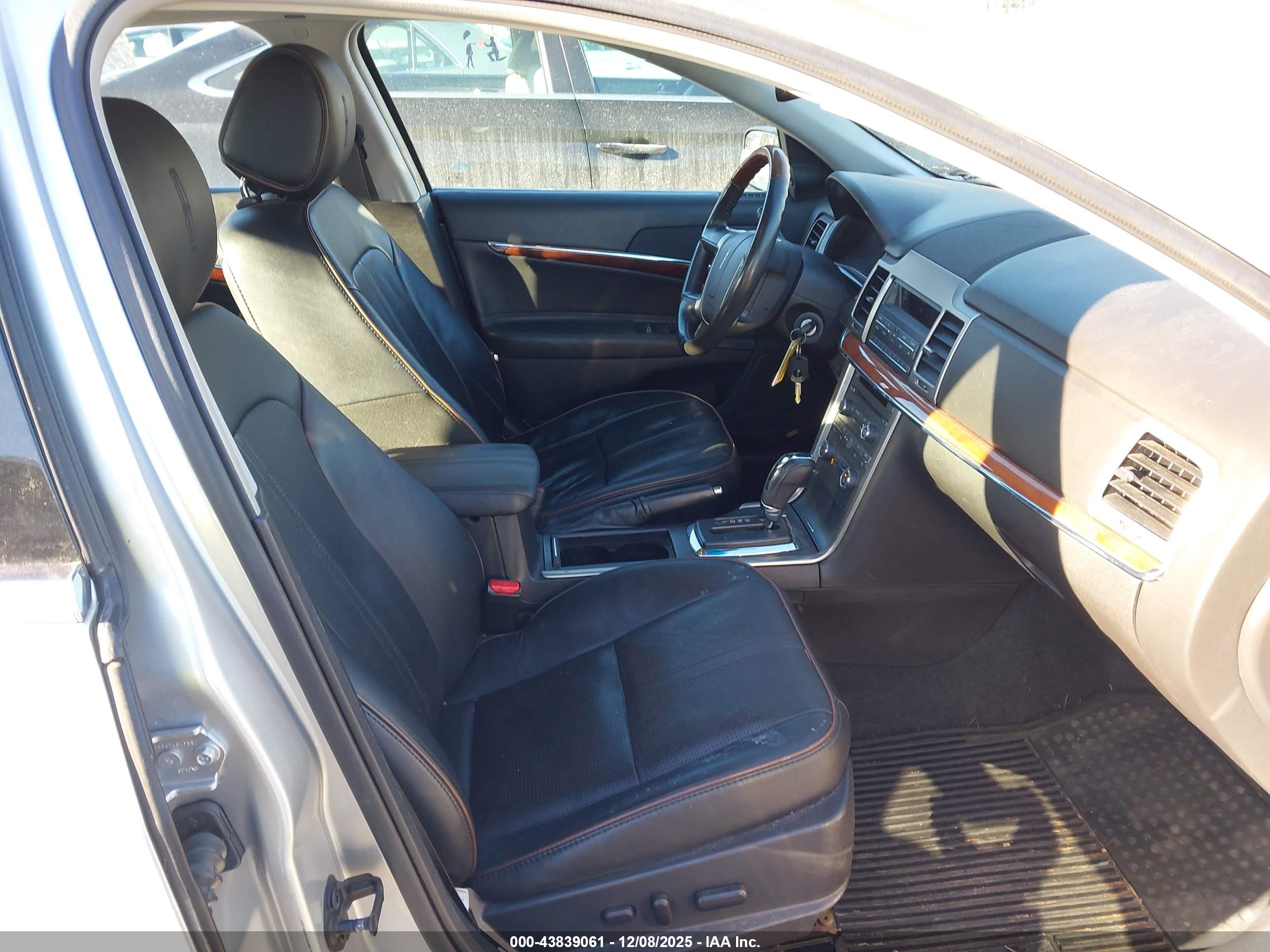 LINCOLN MKZ image 5