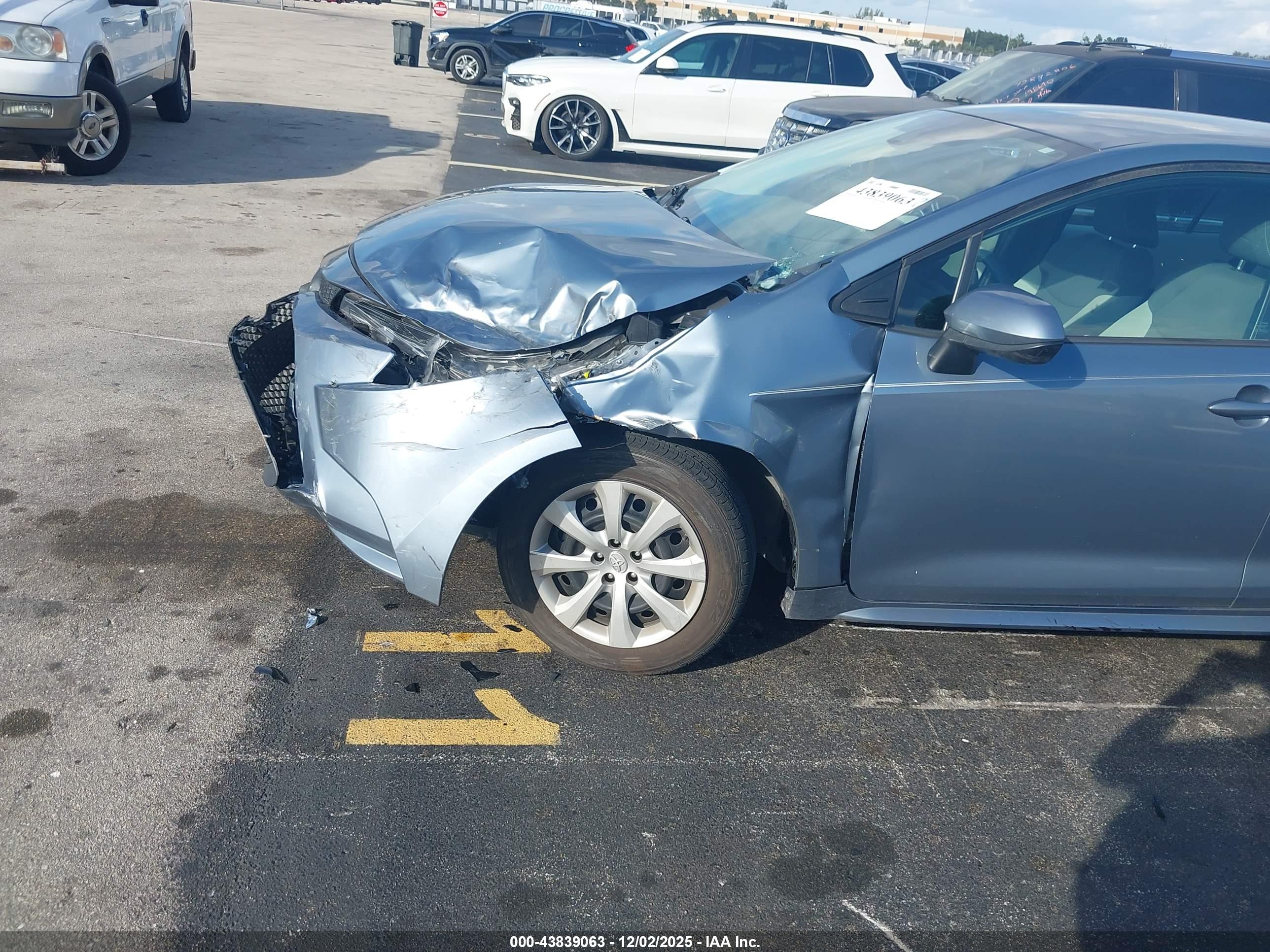 TOYOTA COROLLA image 6