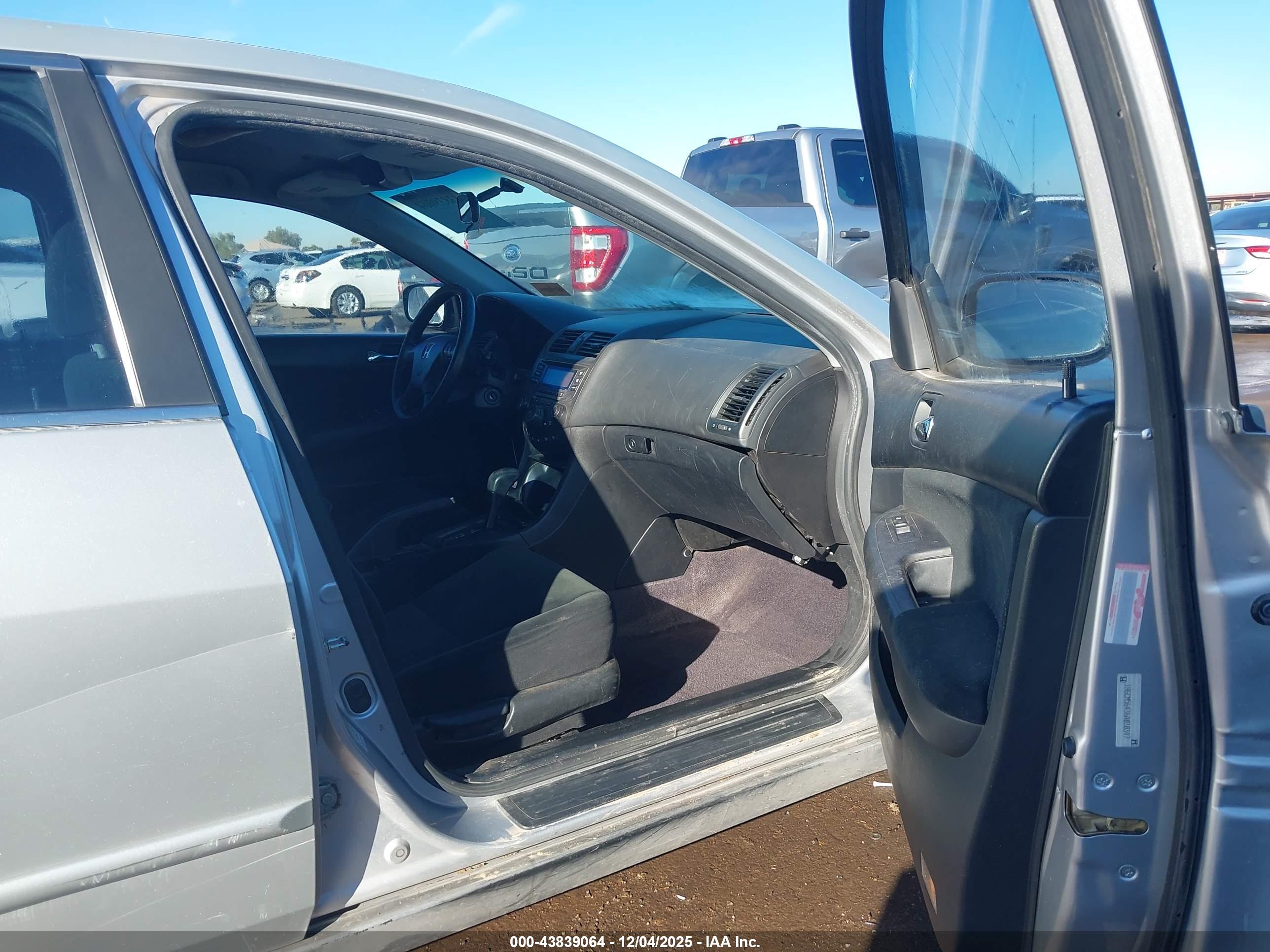 HONDA ACCORD image 5