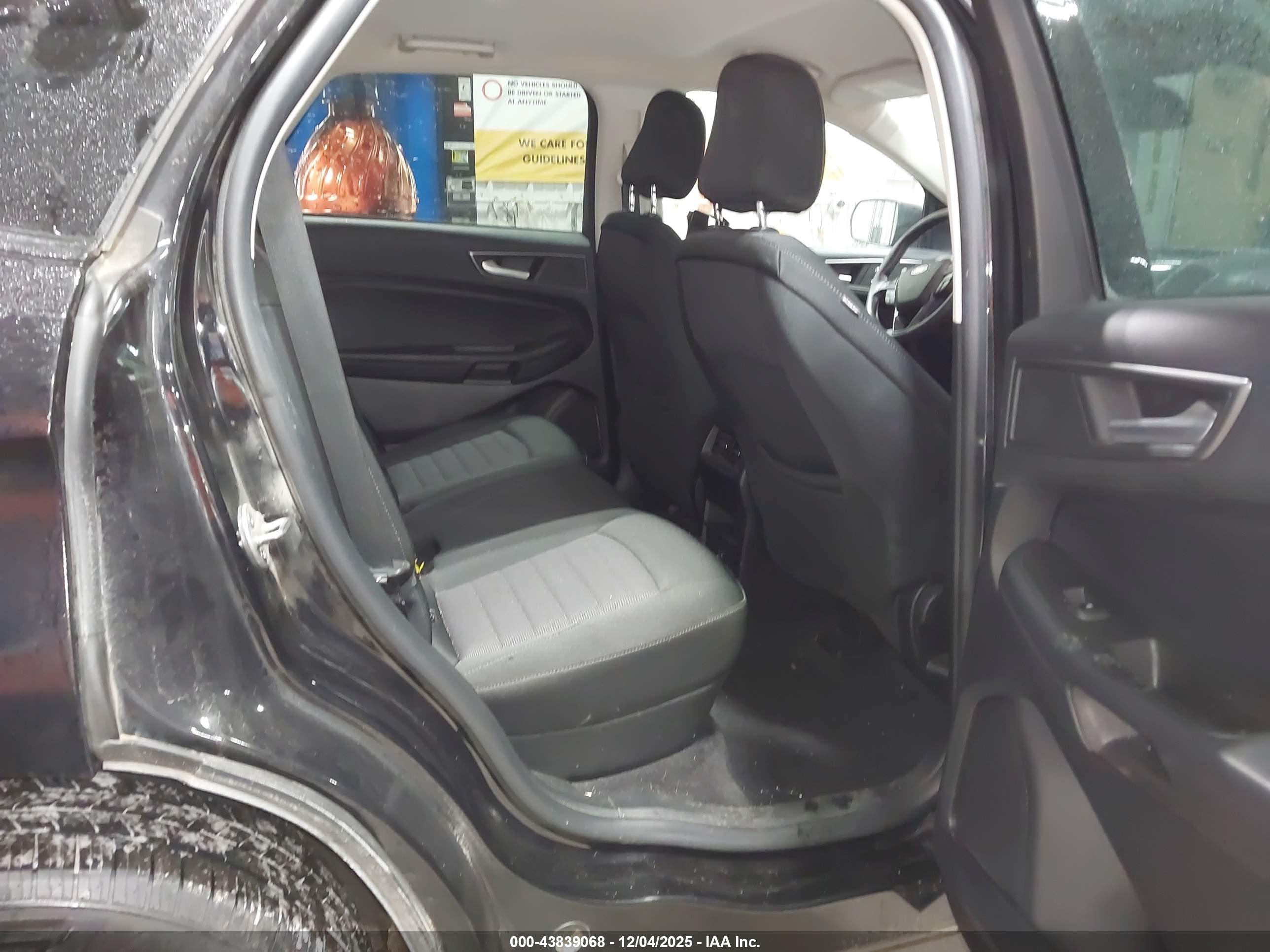 FORD EDGE image 8