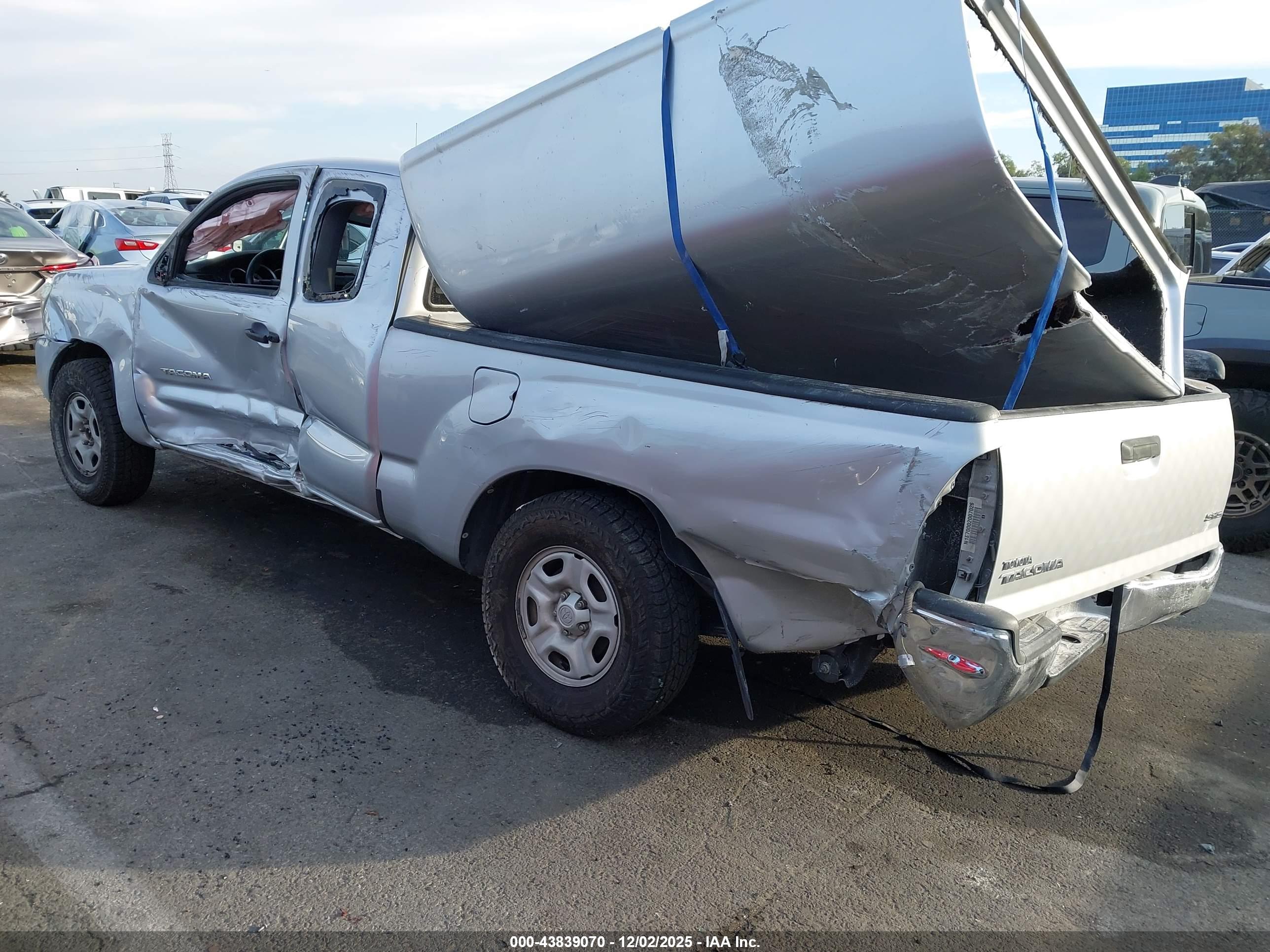 TOYOTA TACOMA image 3