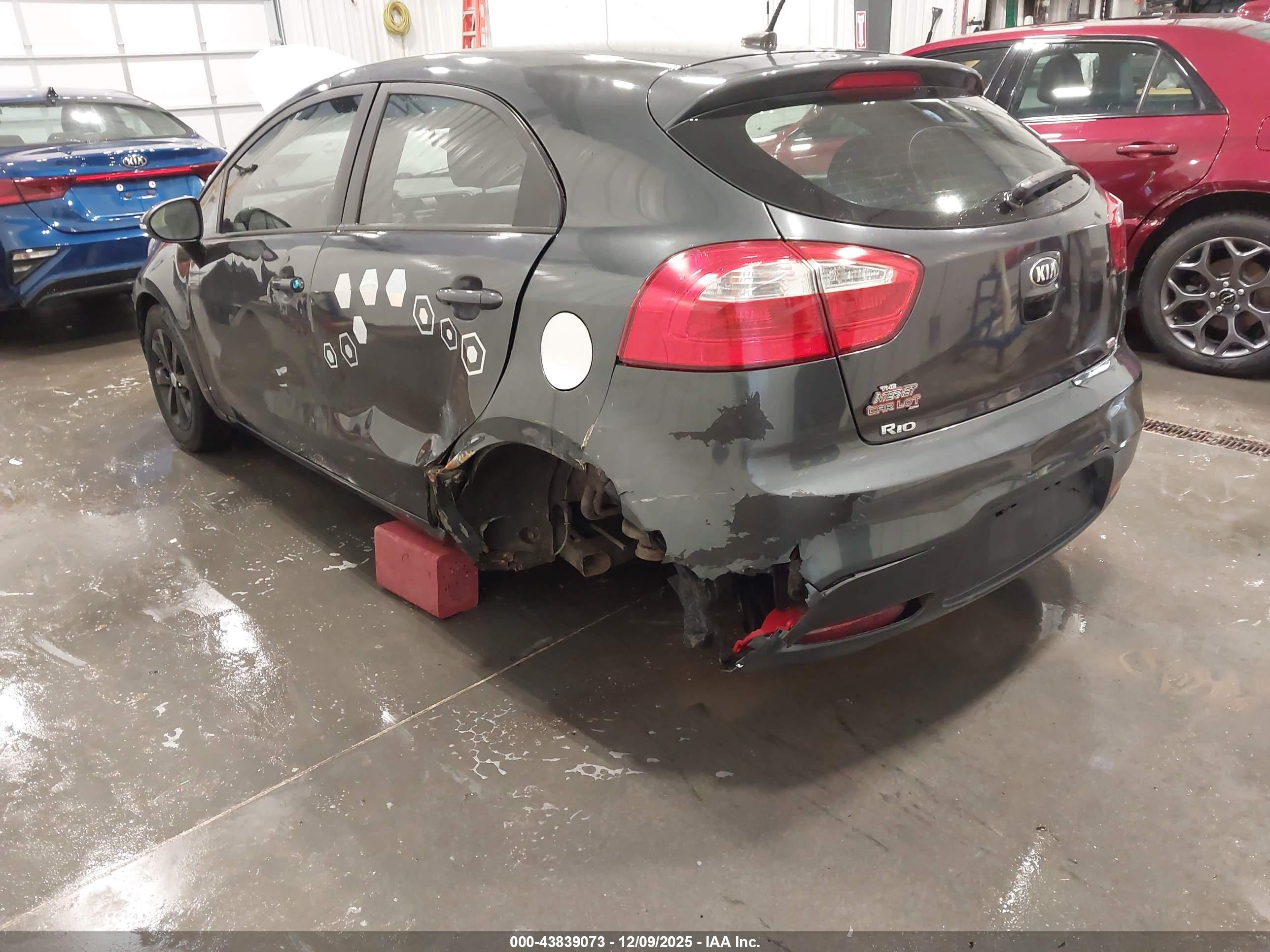 KIA RIO image 6