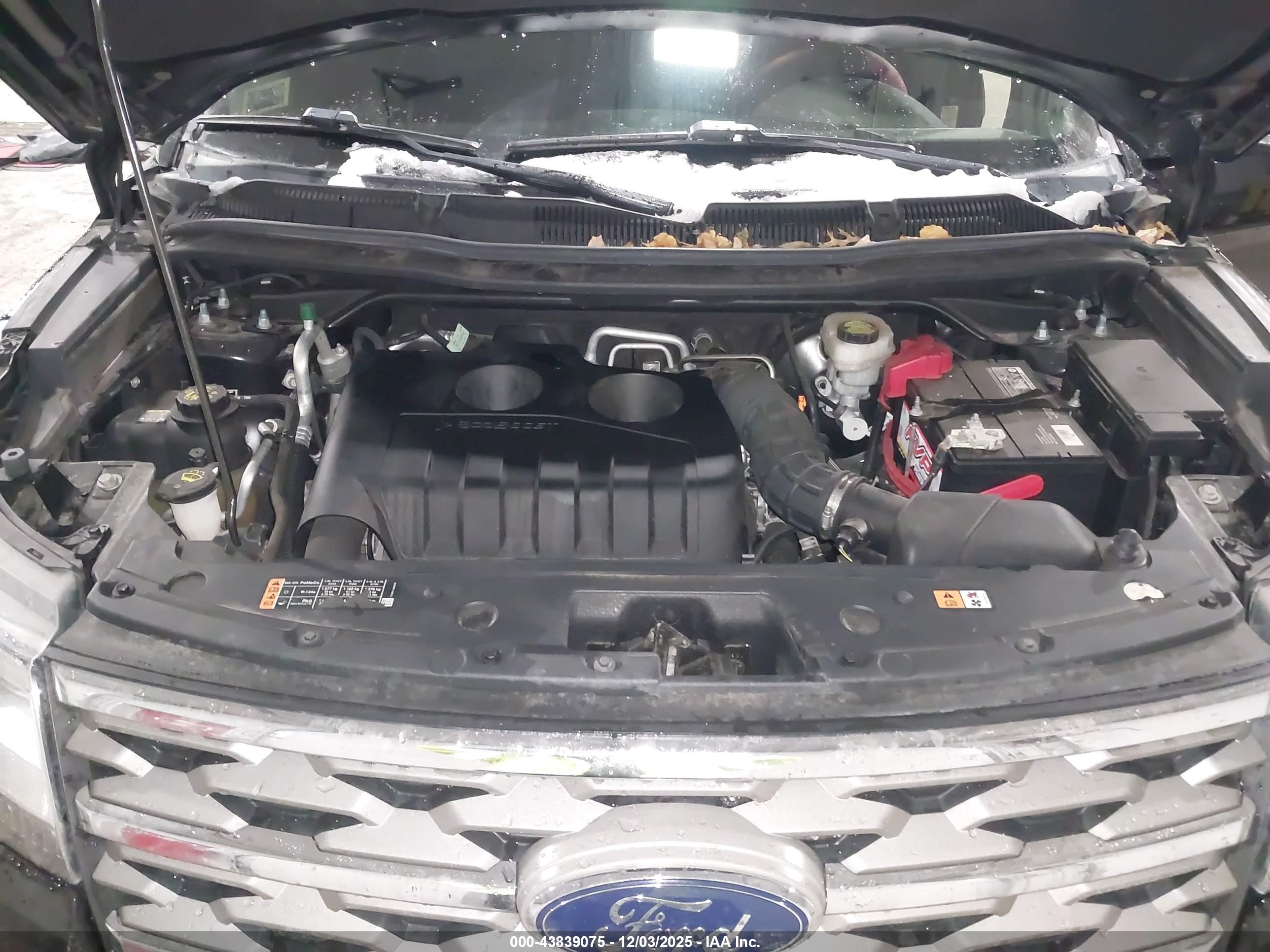 FORD EXPLORER image 10