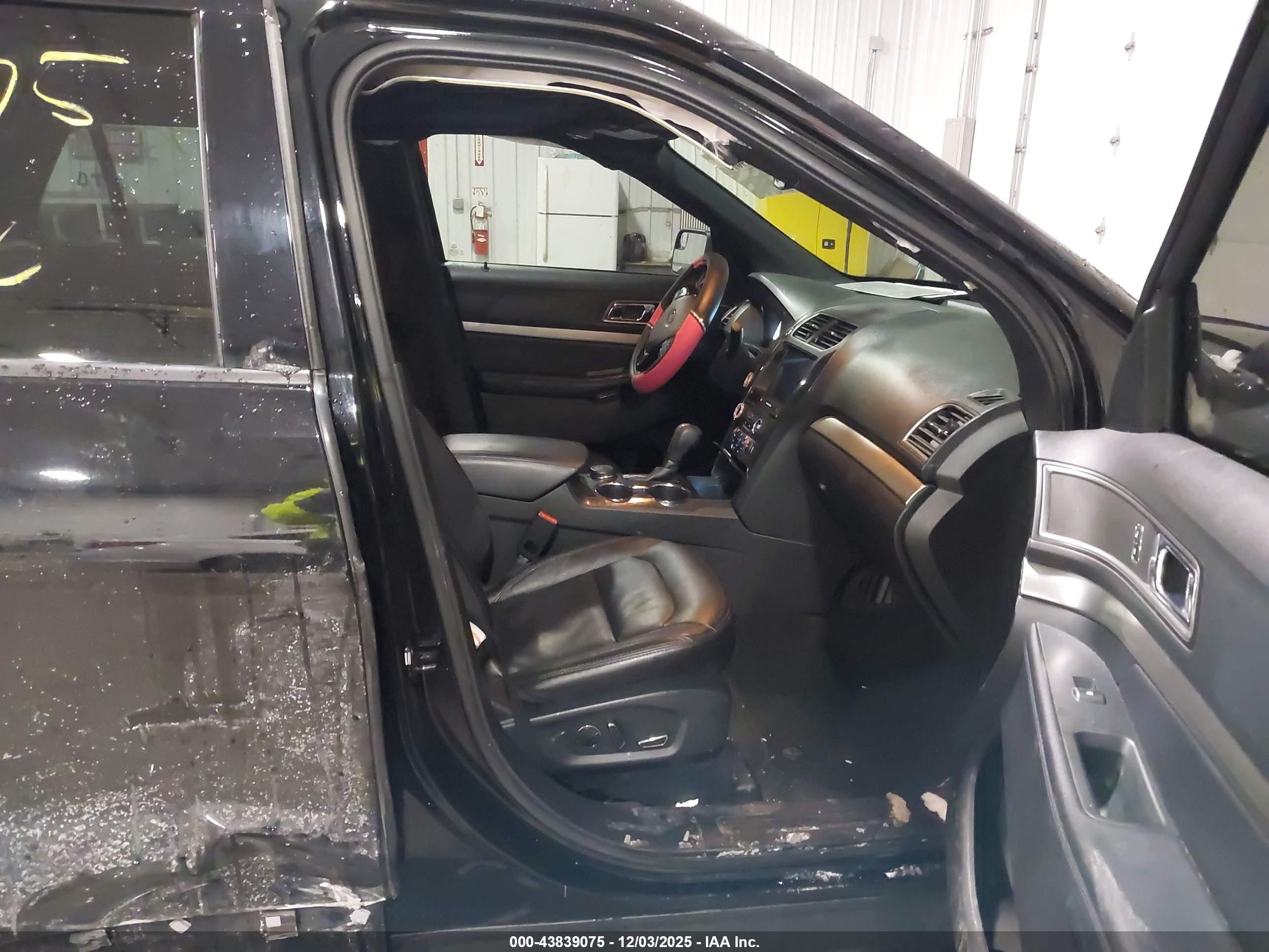 FORD EXPLORER image 5