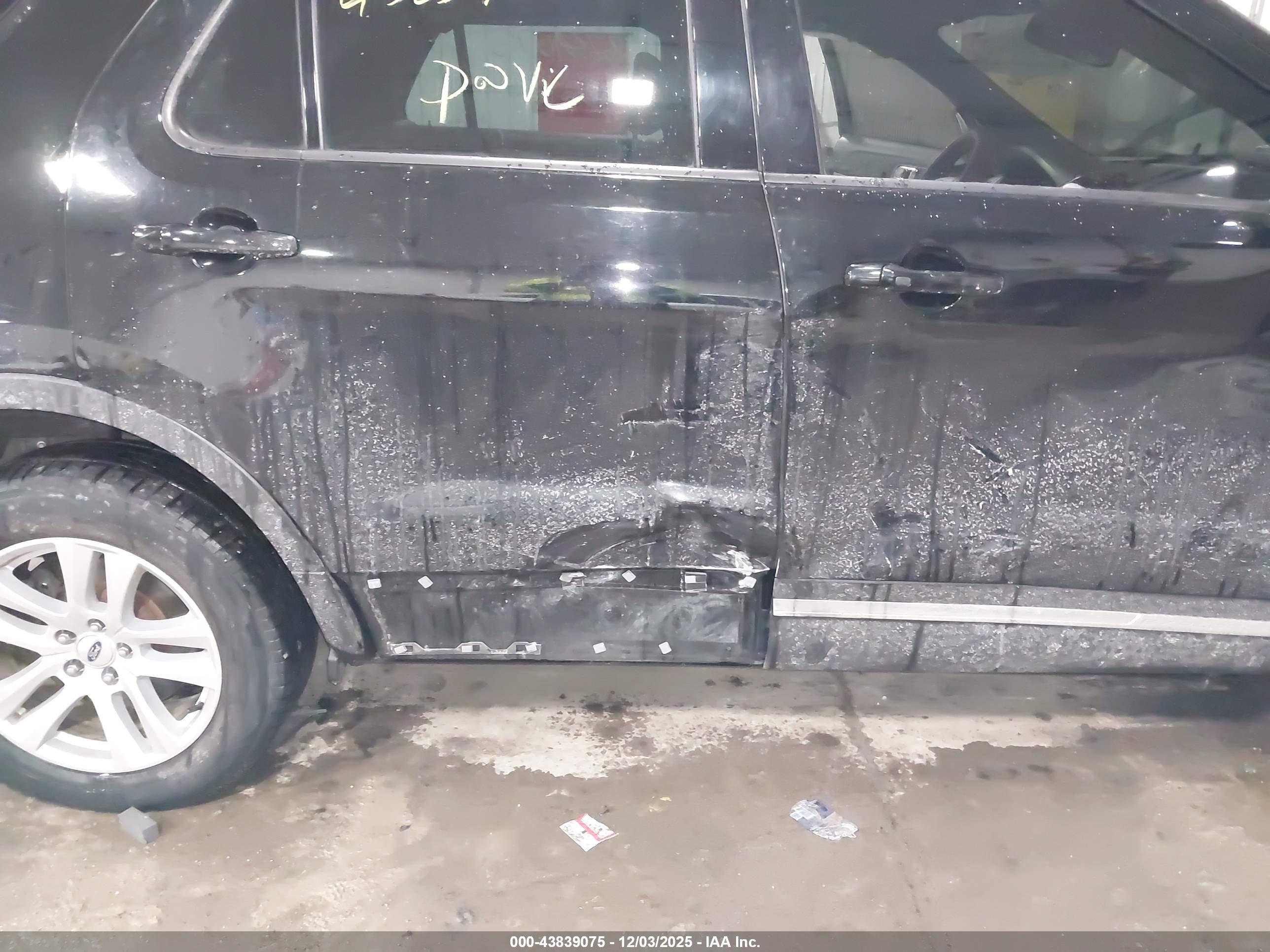 FORD EXPLORER image 6