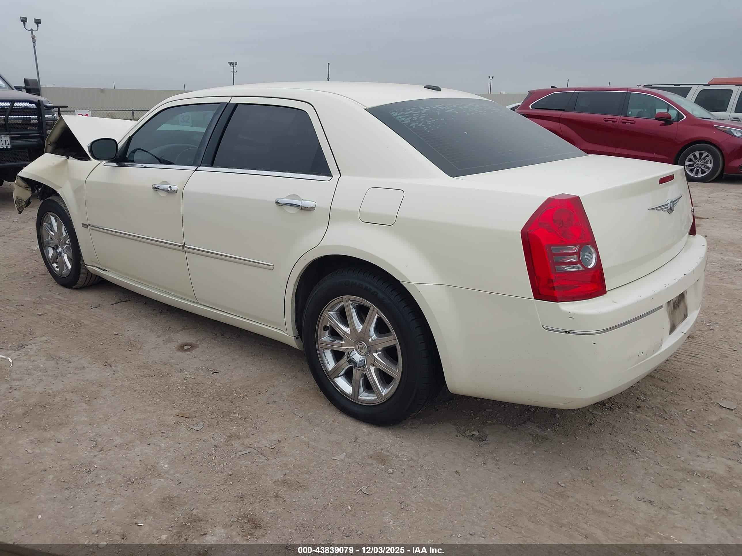 CHRYSLER 300 image 3