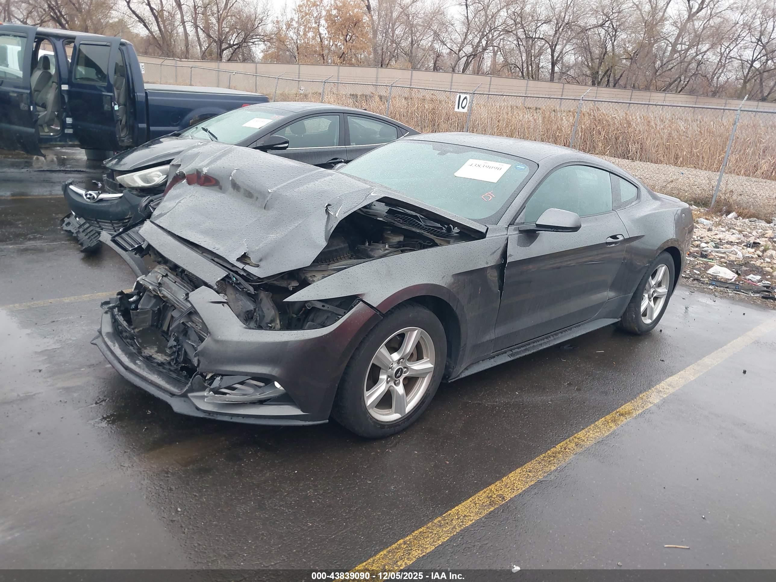 FORD MUSTANG image 2