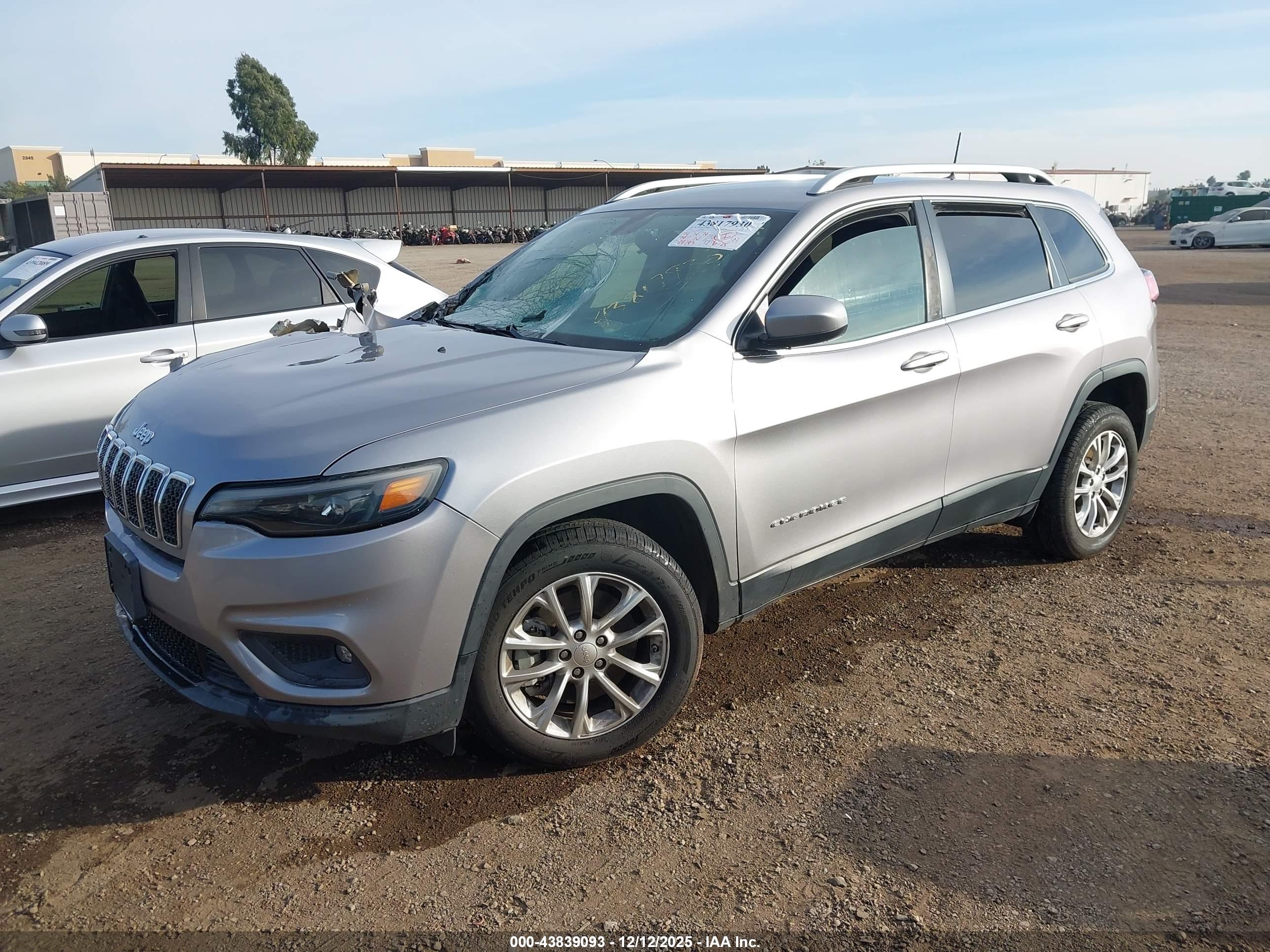 JEEP CHEROKEE image 2