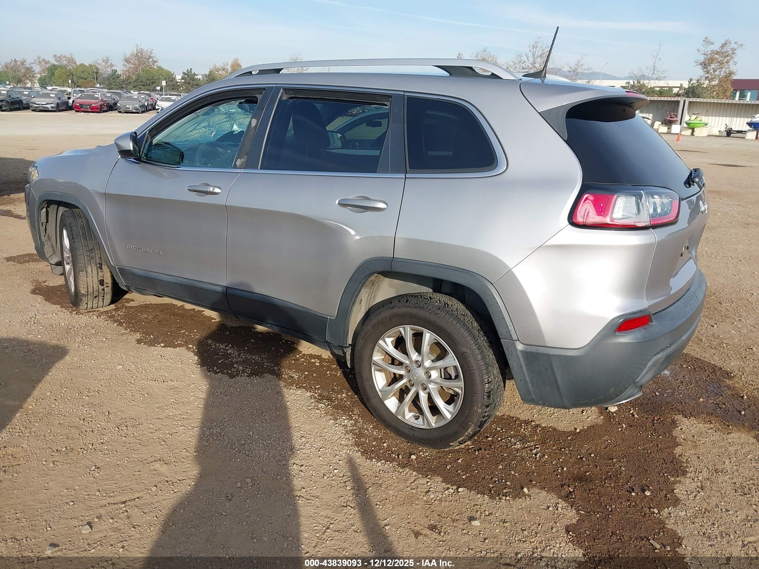 JEEP CHEROKEE image 3