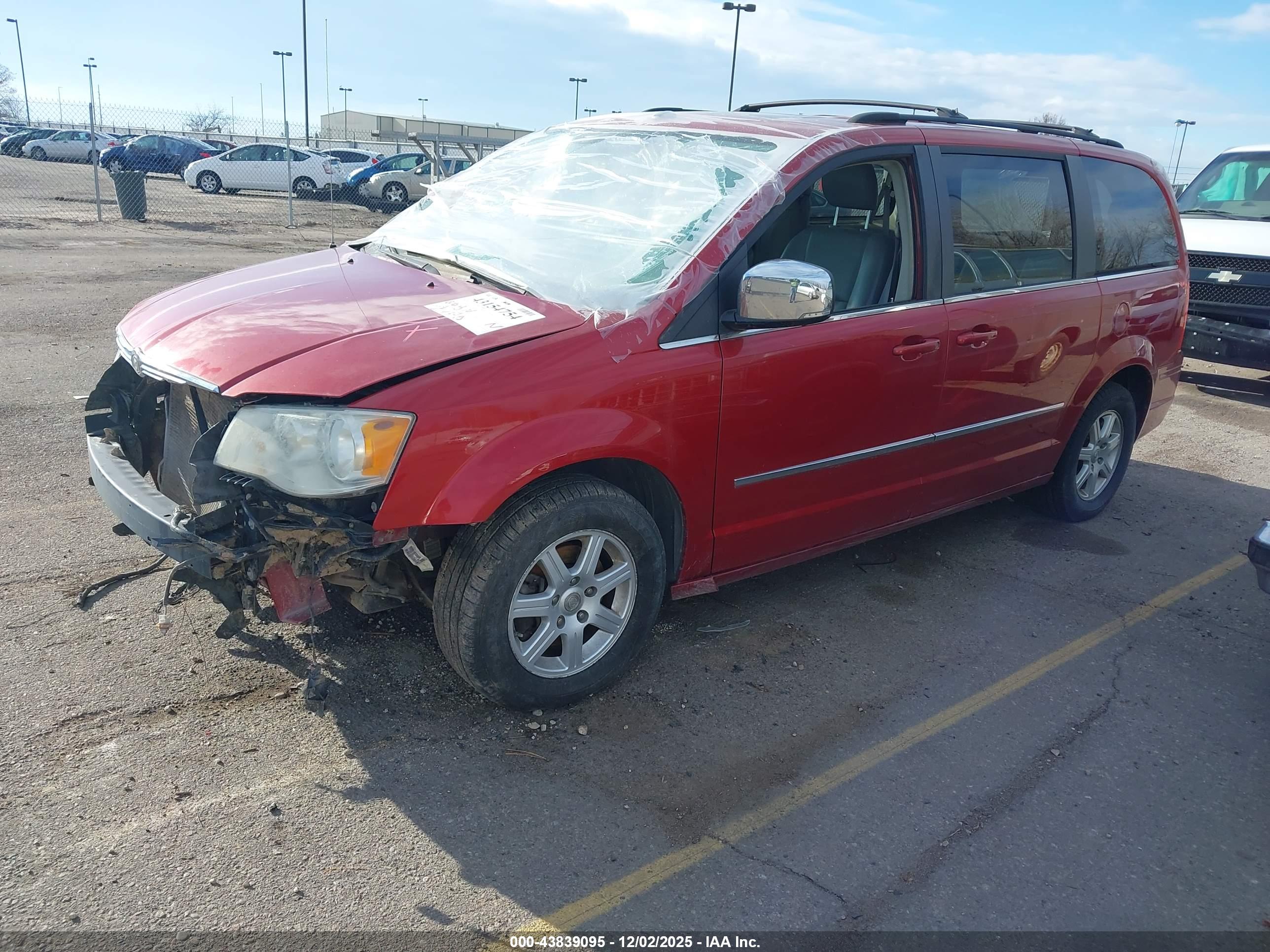 CHRYSLER TOWN image 2