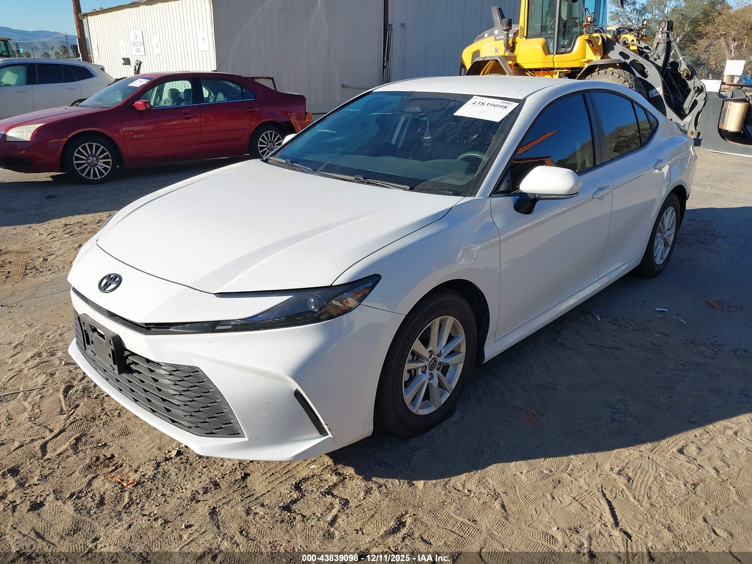 TOYOTA CAMRY image 2