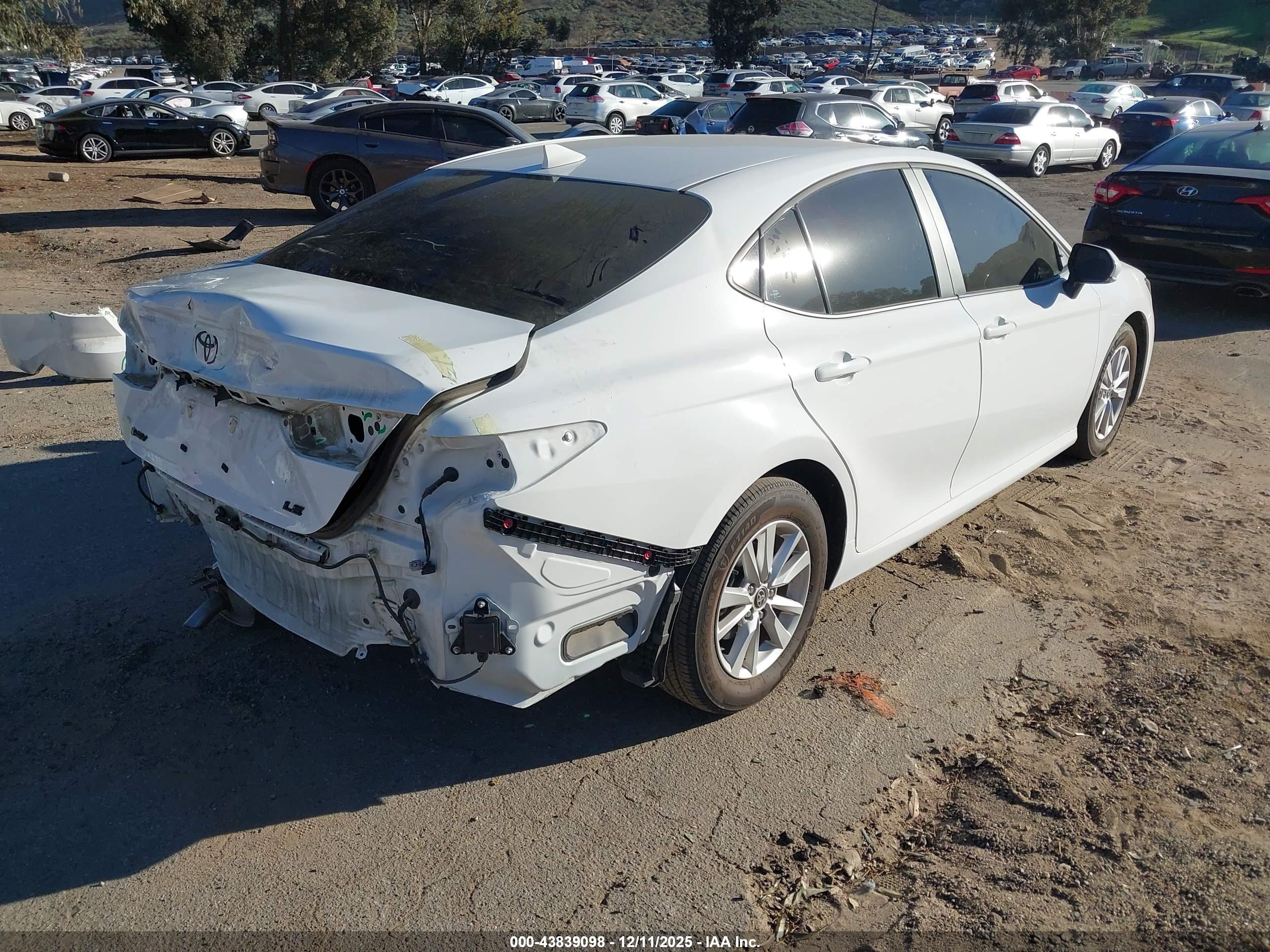 TOYOTA CAMRY image 4