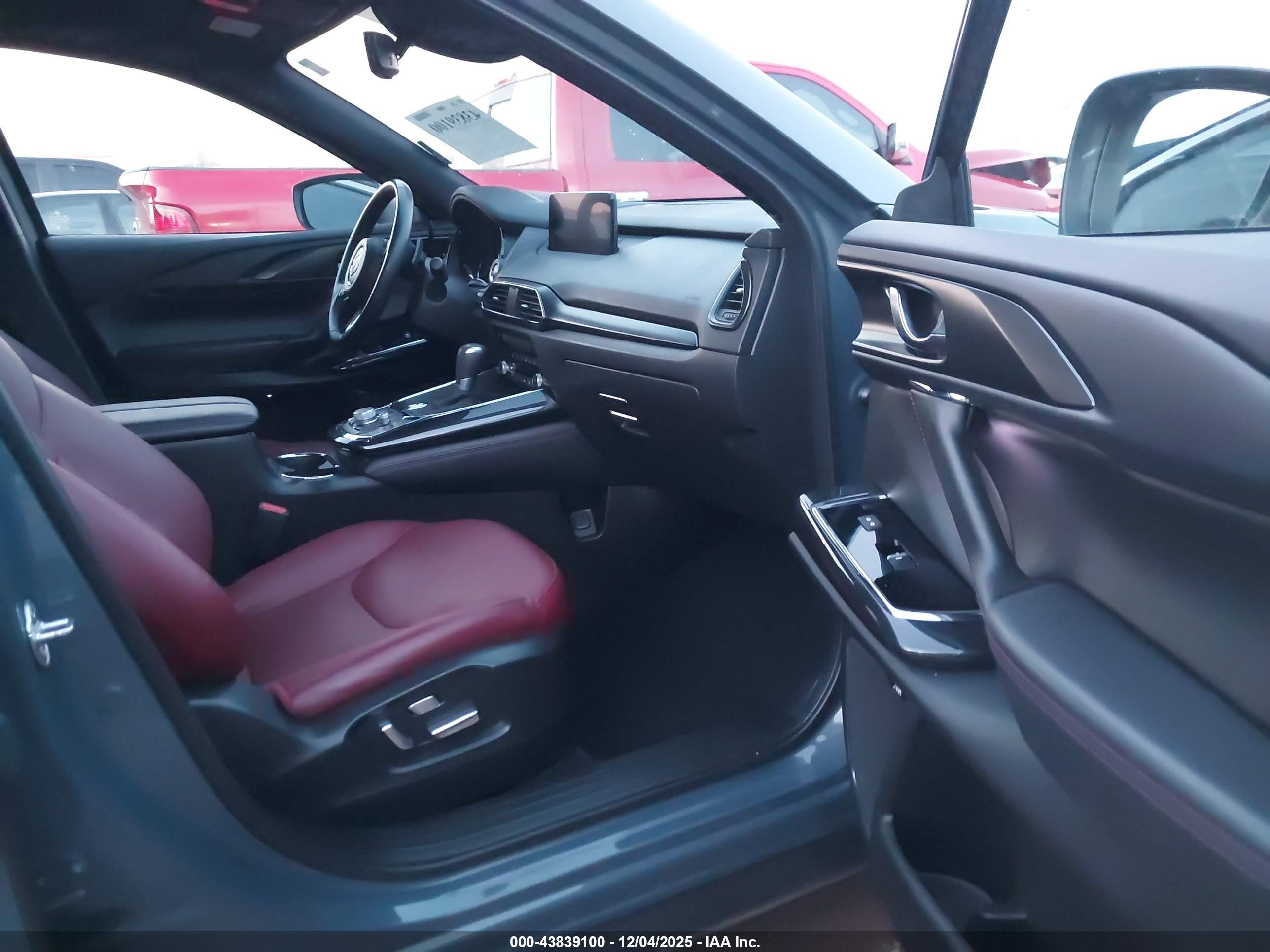 MAZDA CX-9 image 5