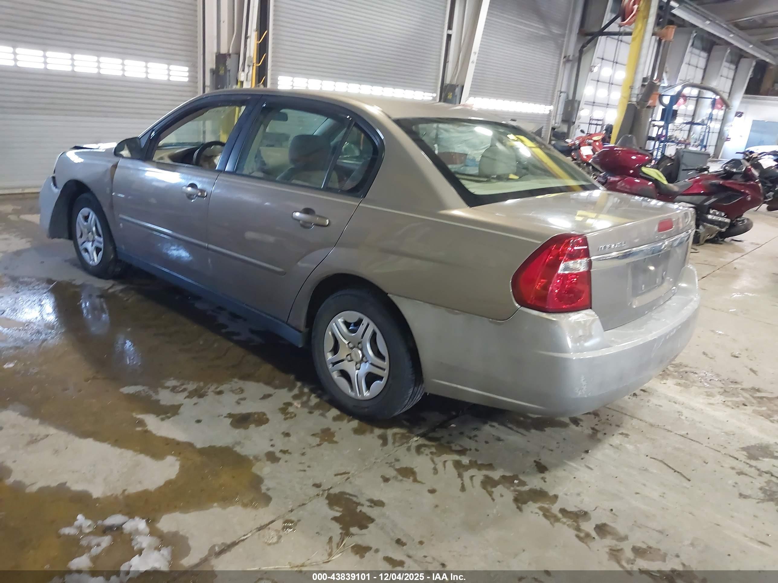 CHEVROLET MALIBU image 3