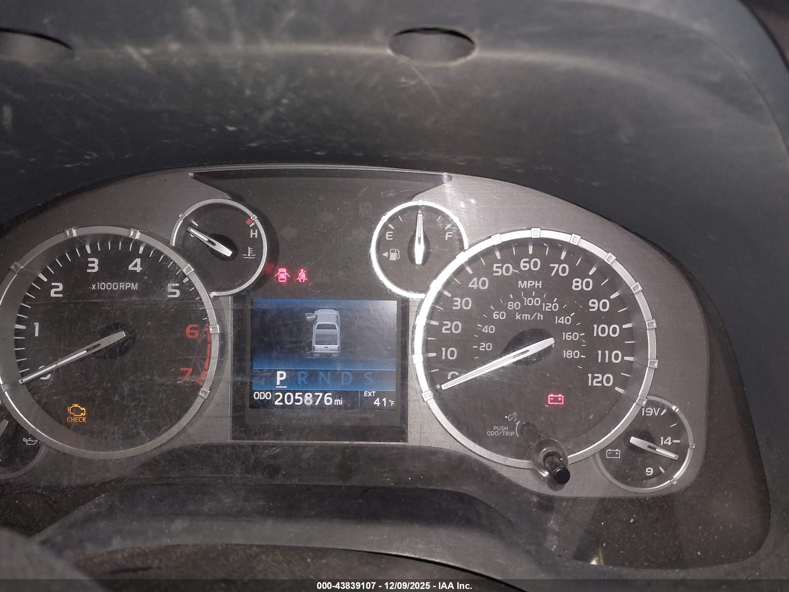 TOYOTA TUNDRA image 7