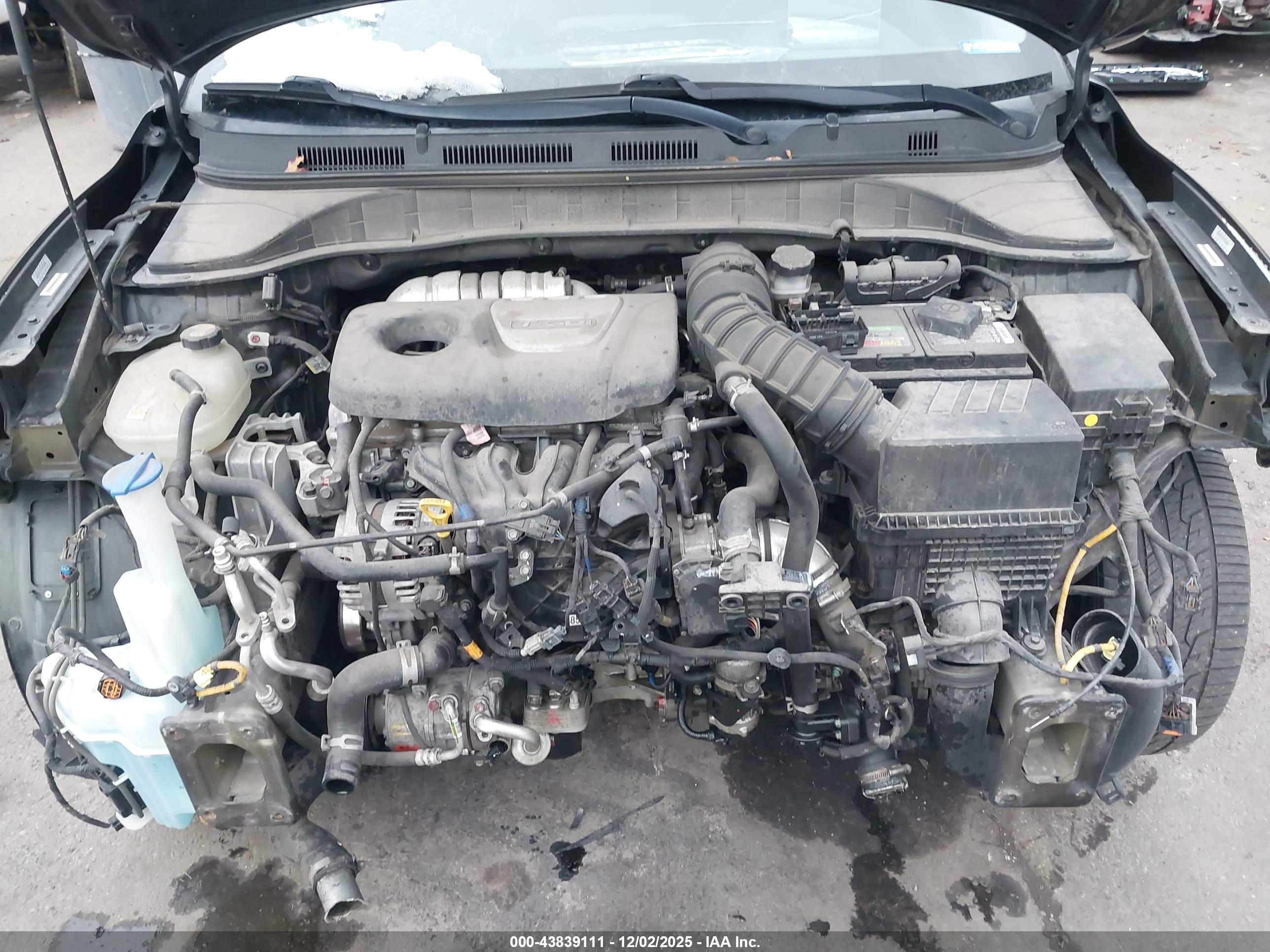 HYUNDAI KONA image 10
