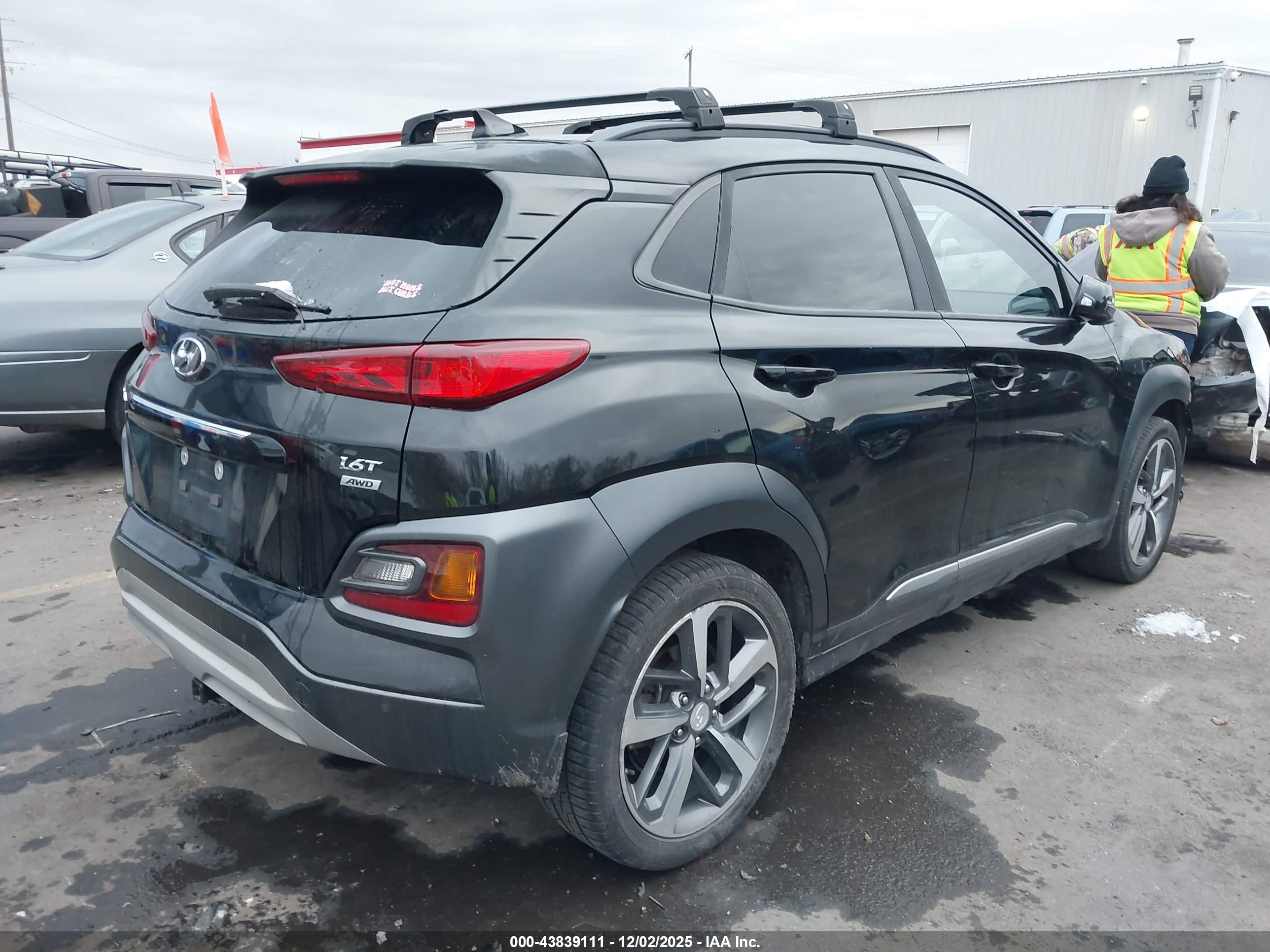 HYUNDAI KONA image 4