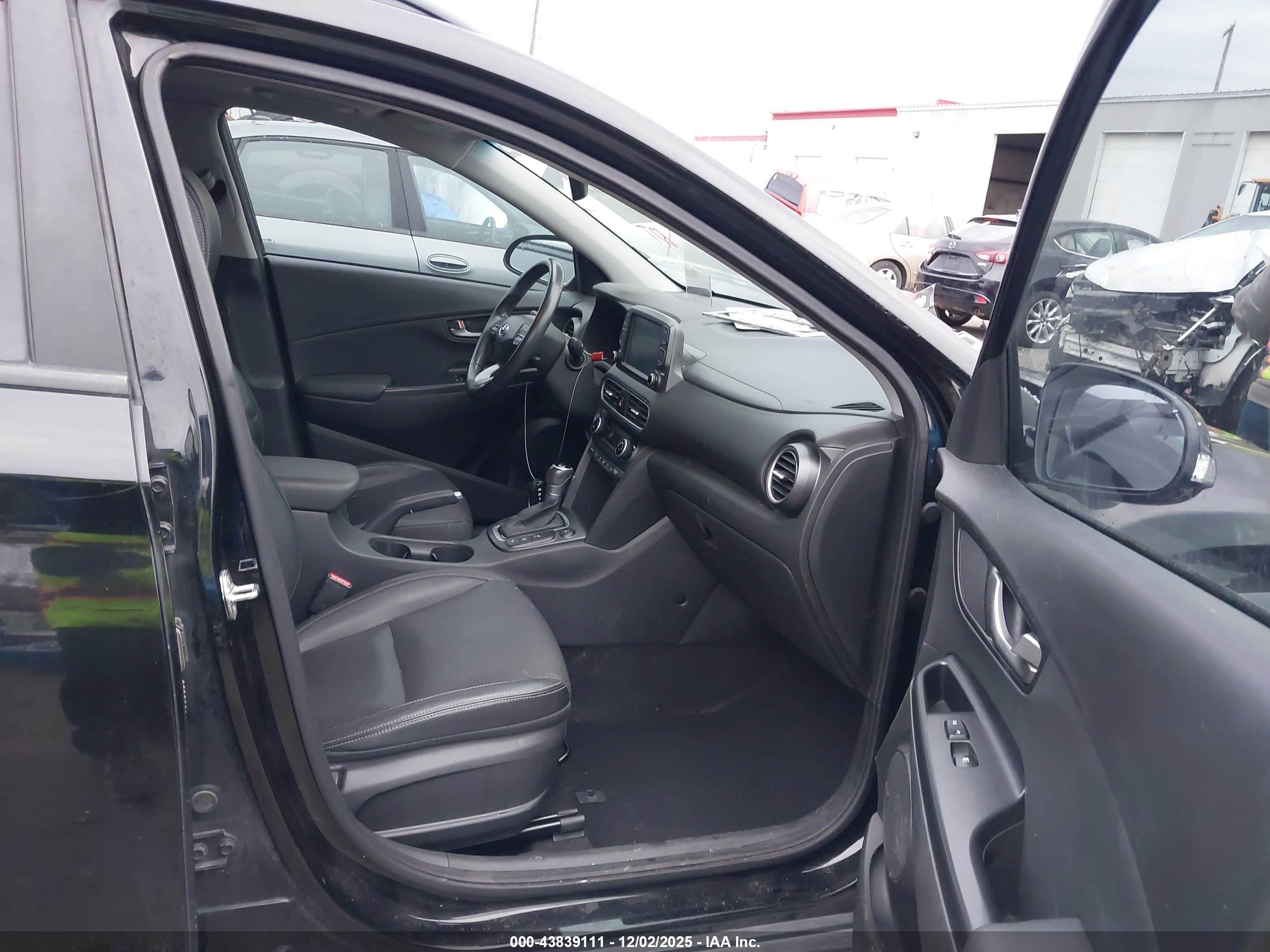 HYUNDAI KONA image 5