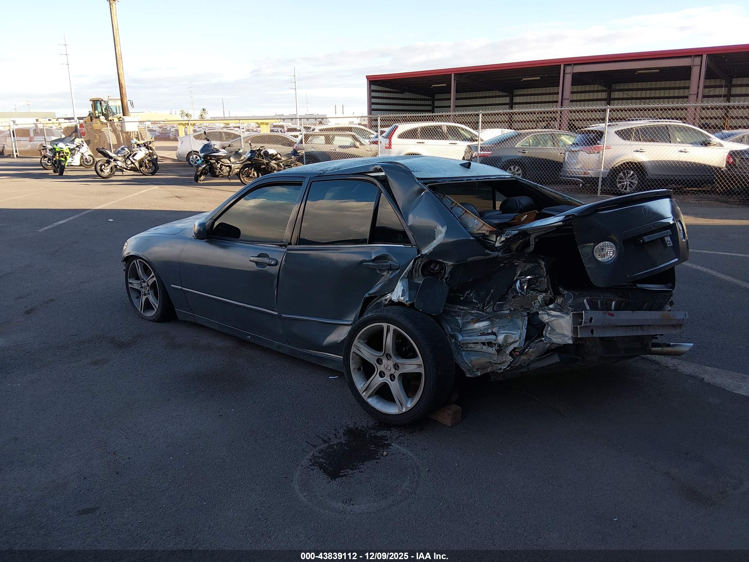 LEXUS IS image 3