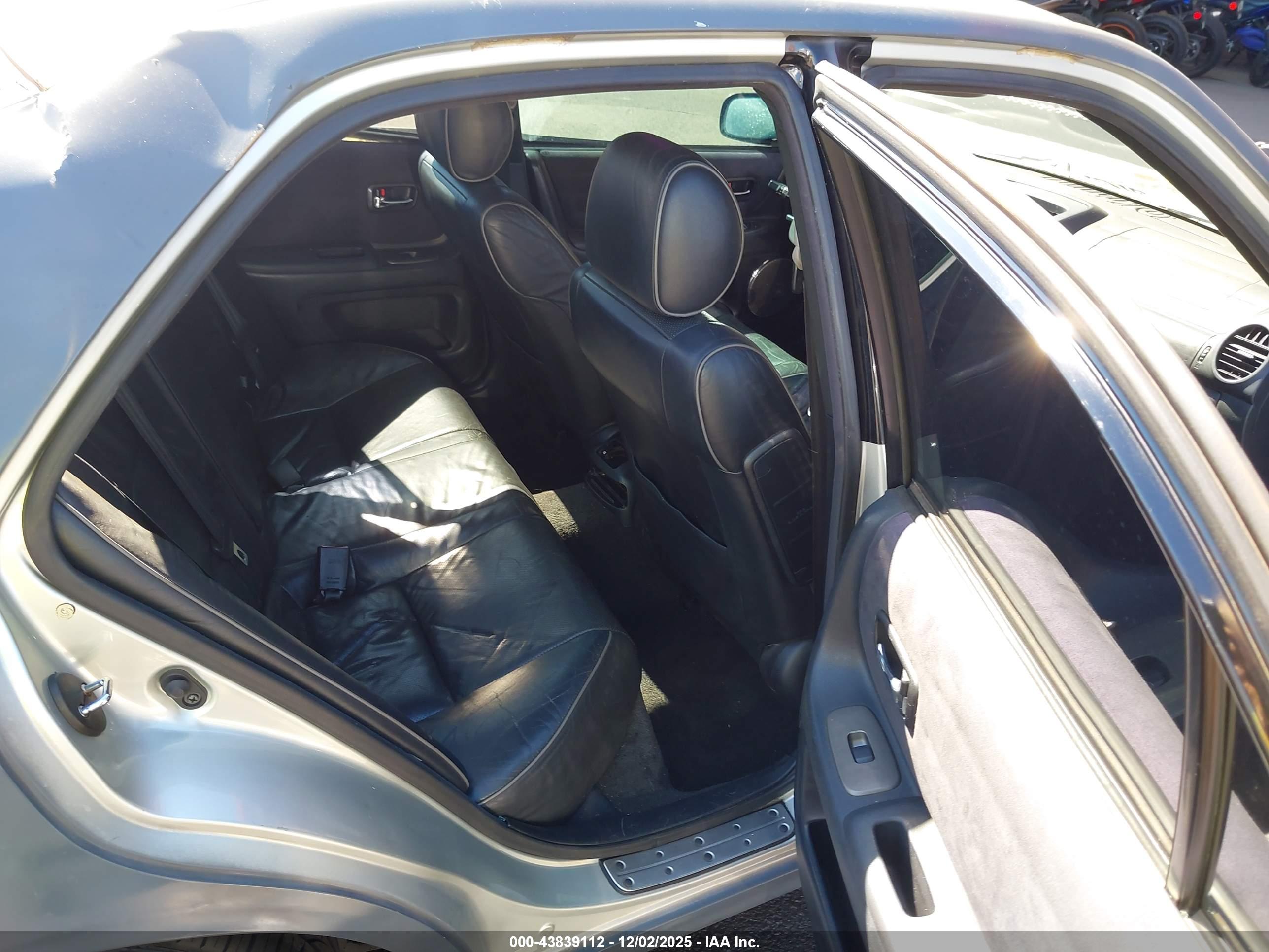 LEXUS IS image 8
