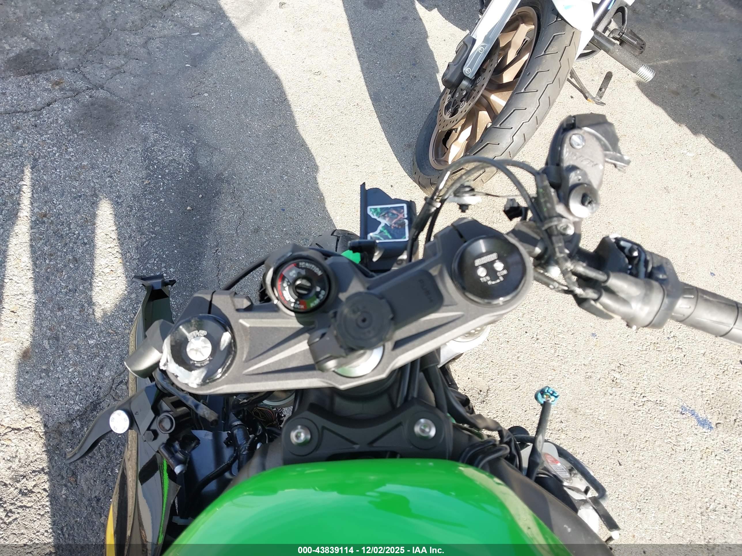 KAWASAKI ZX636 image 7