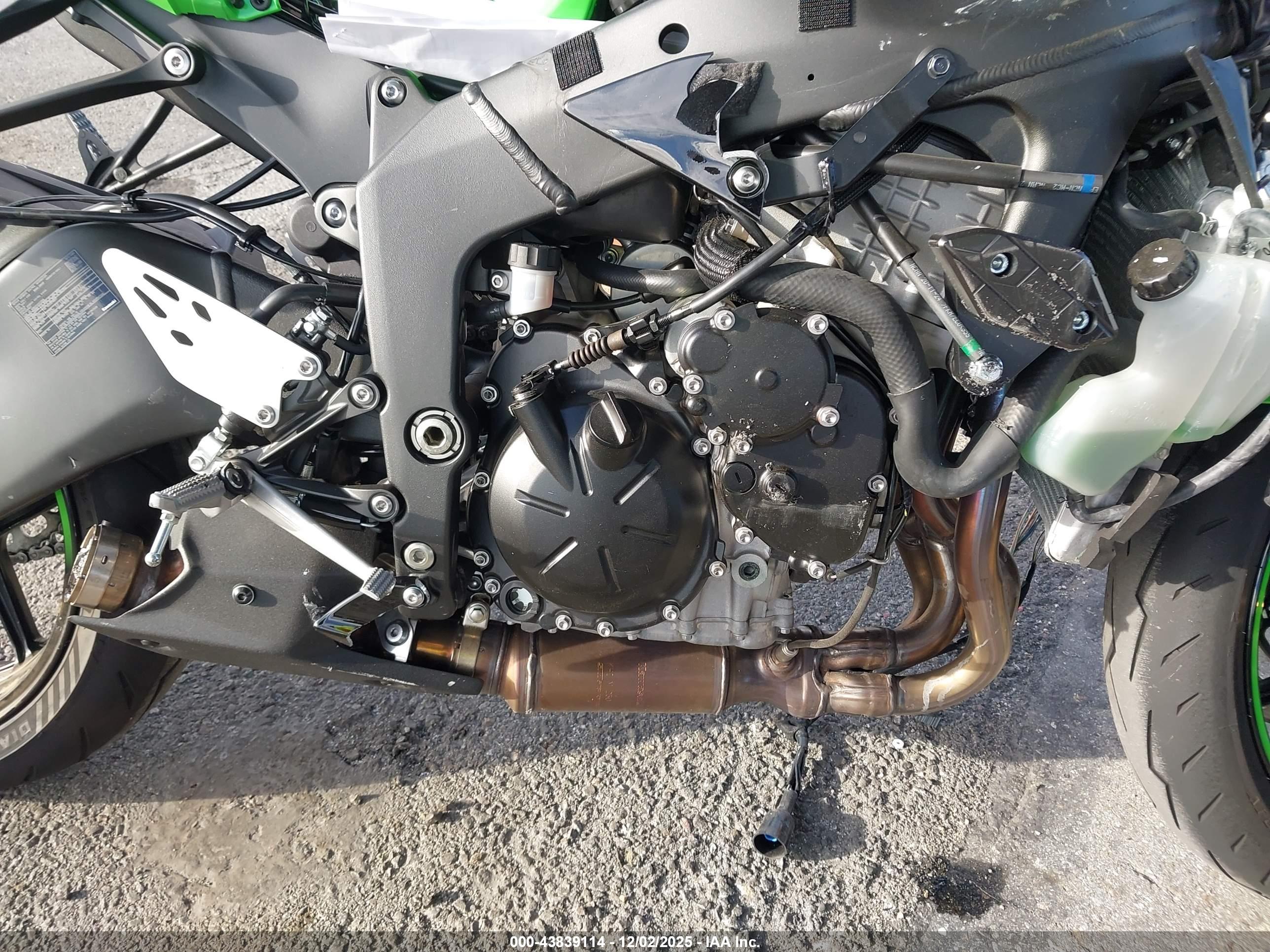 KAWASAKI ZX636 image 8