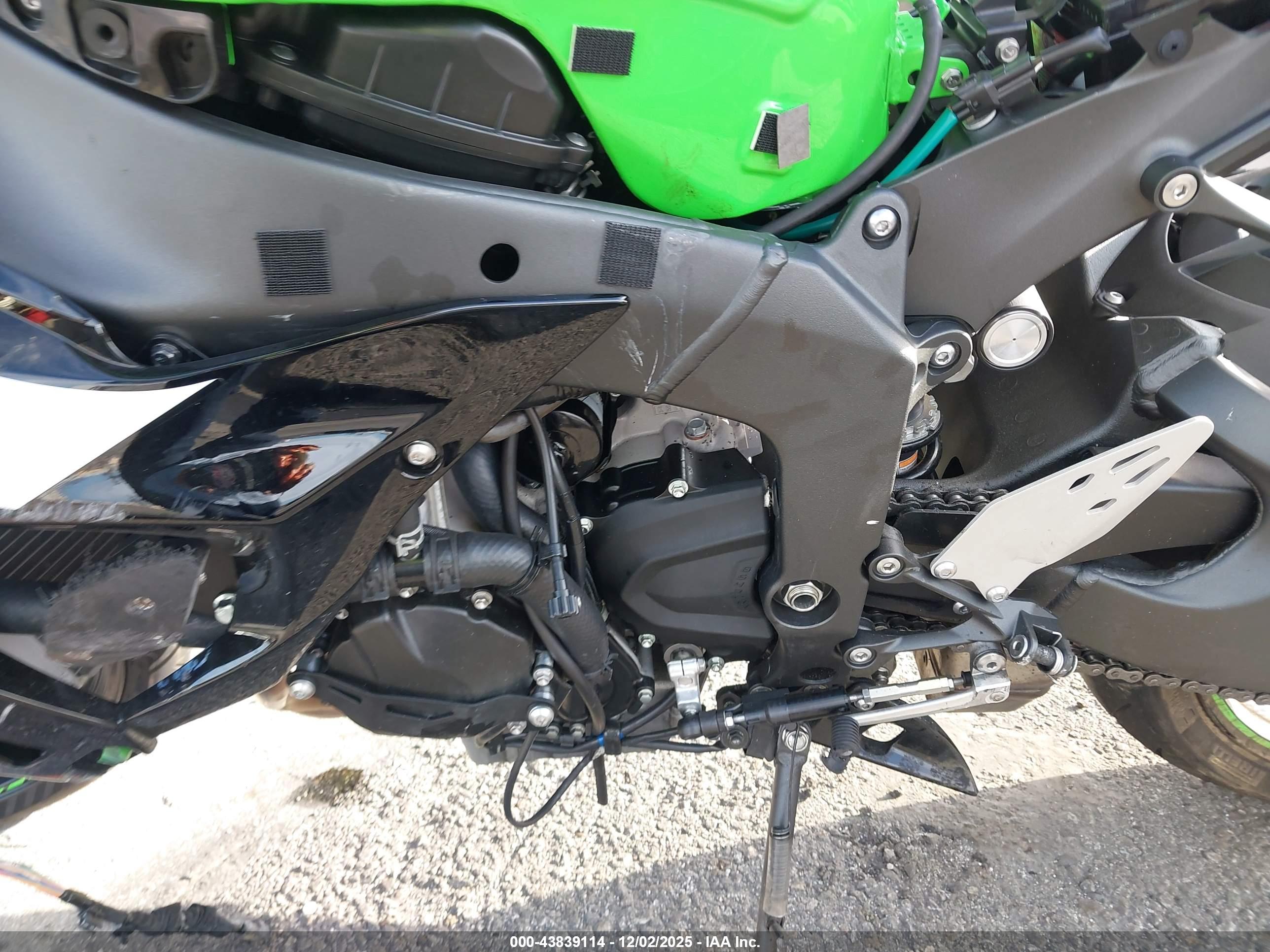KAWASAKI ZX636 image 9