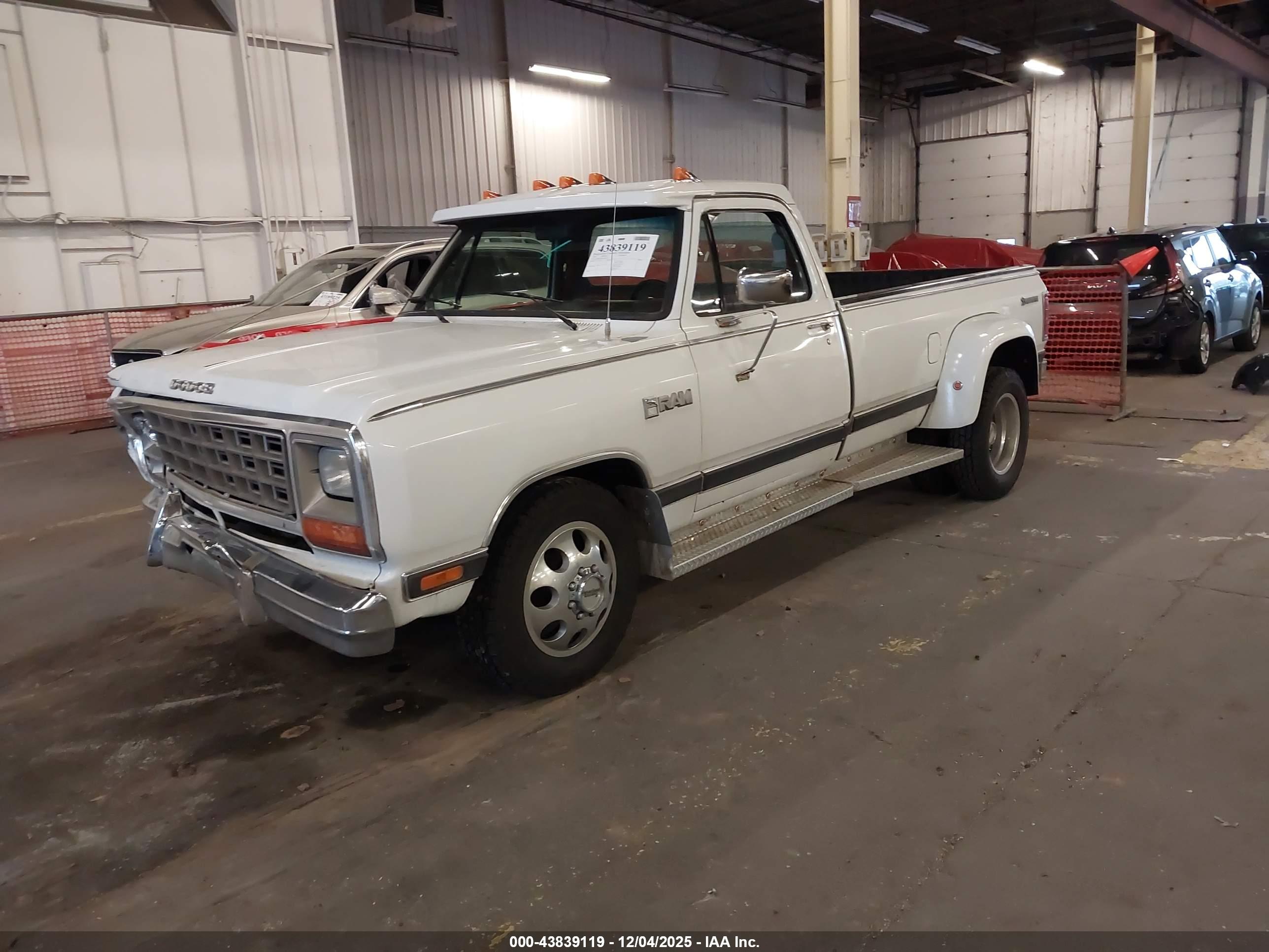 DODGE D-SERIES image 2