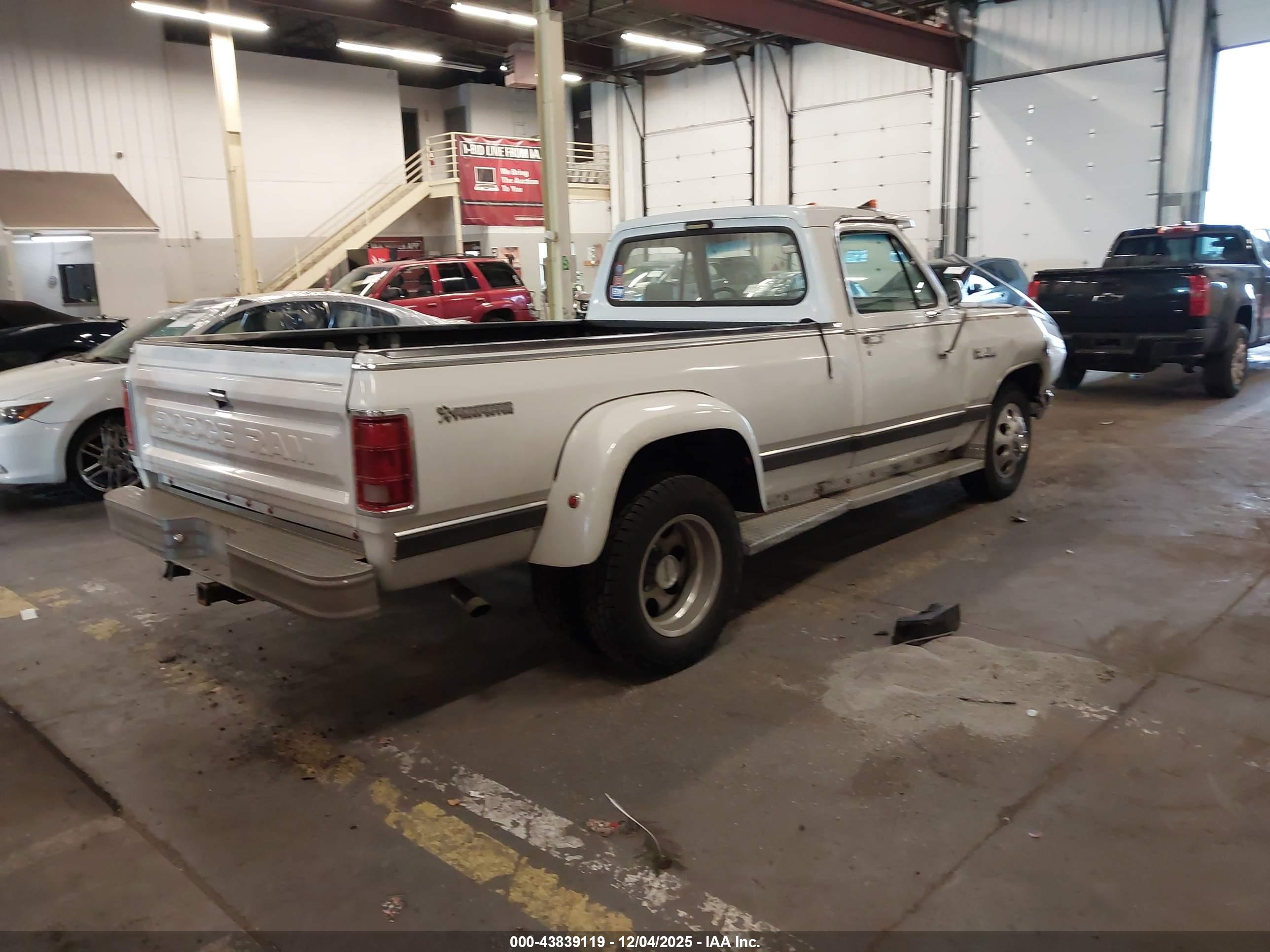 DODGE D-SERIES image 4