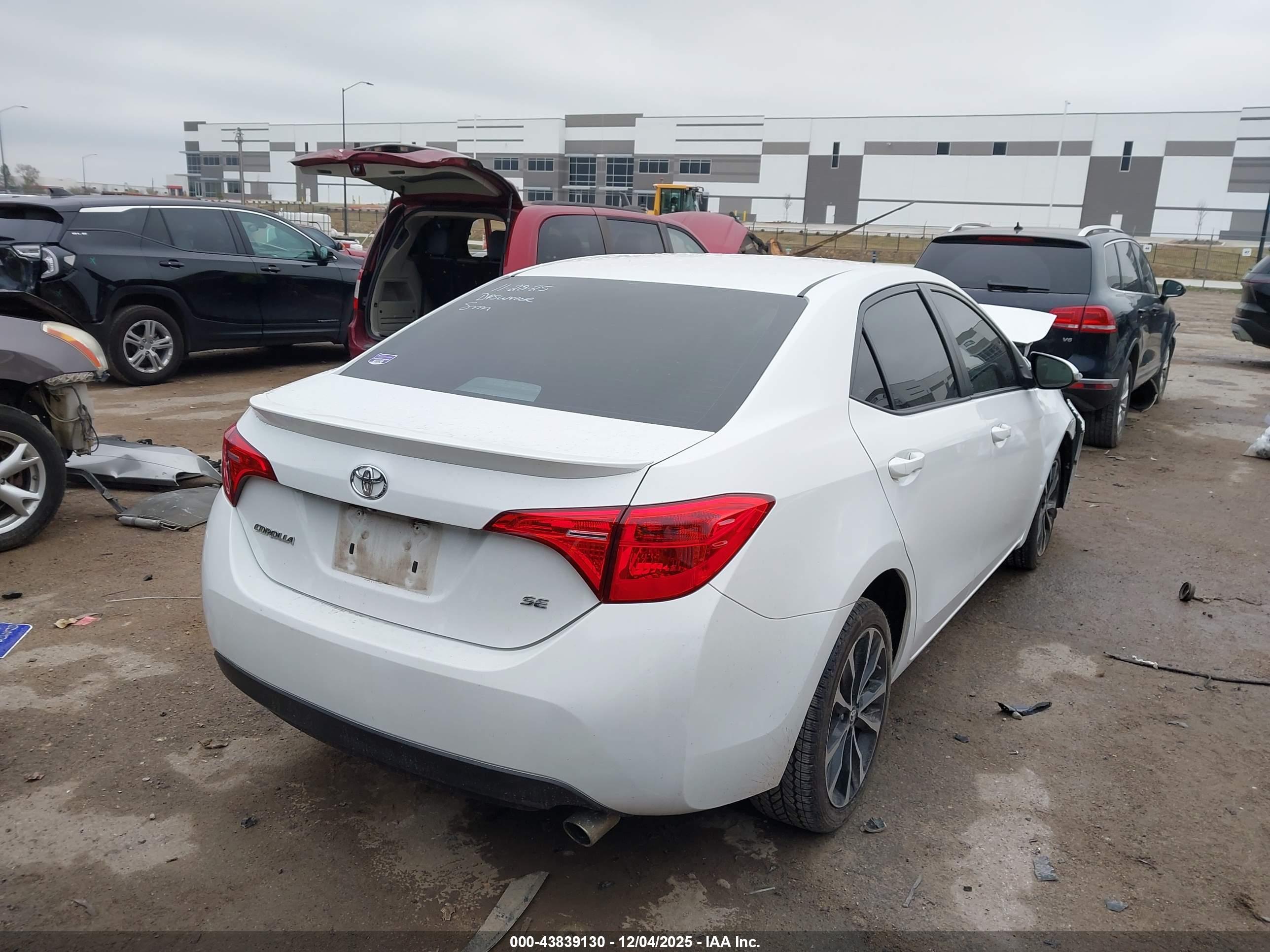 TOYOTA COROLLA image 4