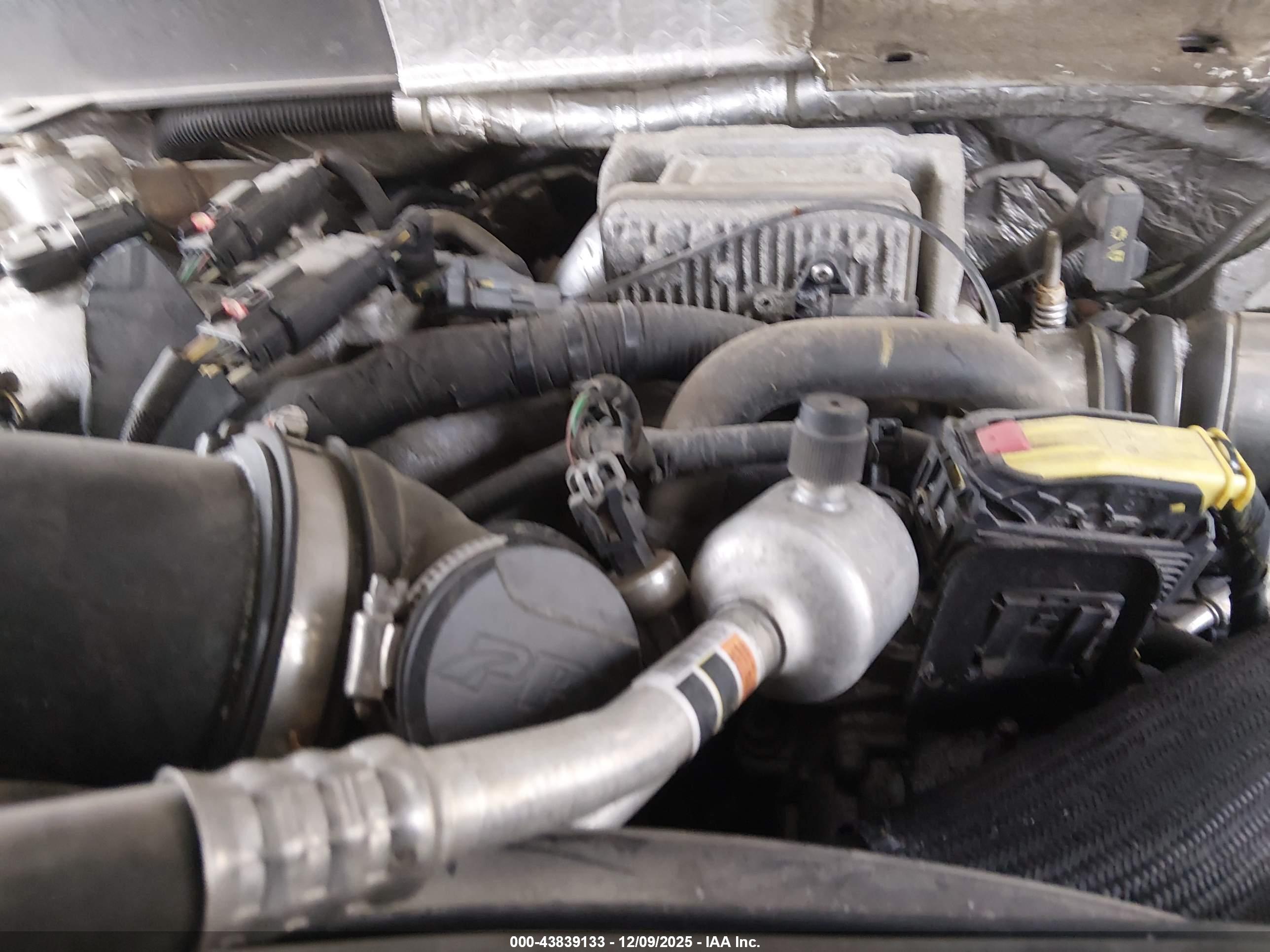CHEVROLET SILVERADO image 10