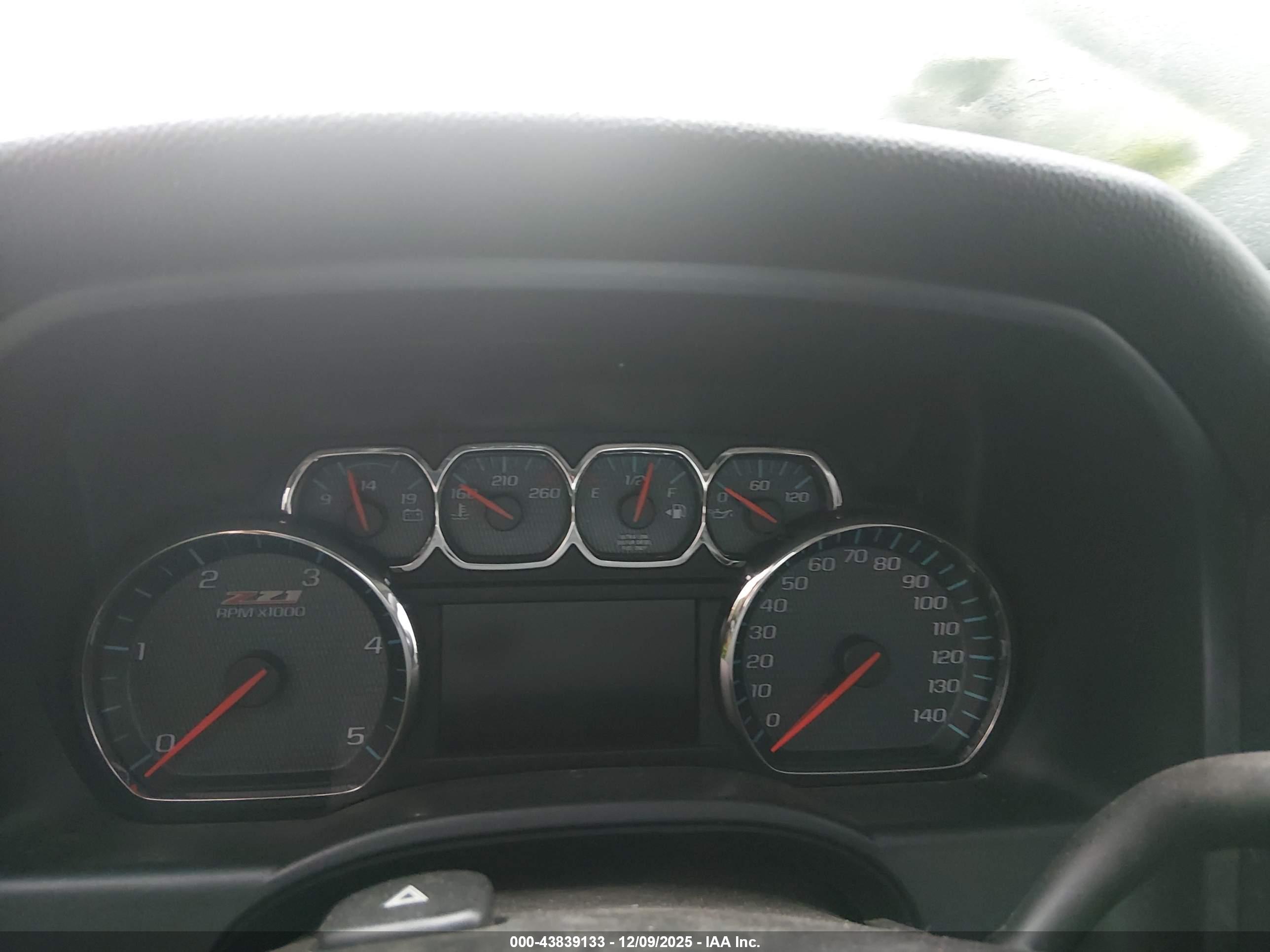 CHEVROLET SILVERADO image 7