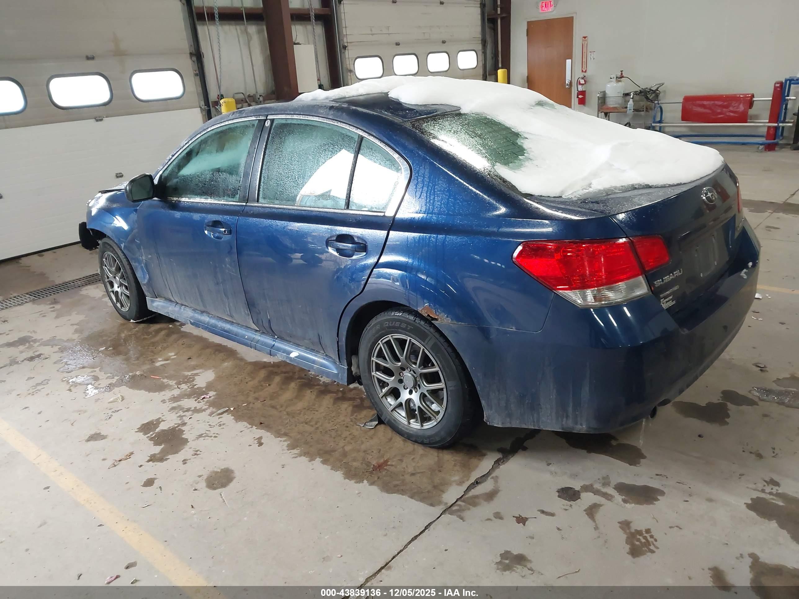 SUBARU LEGACY image 3