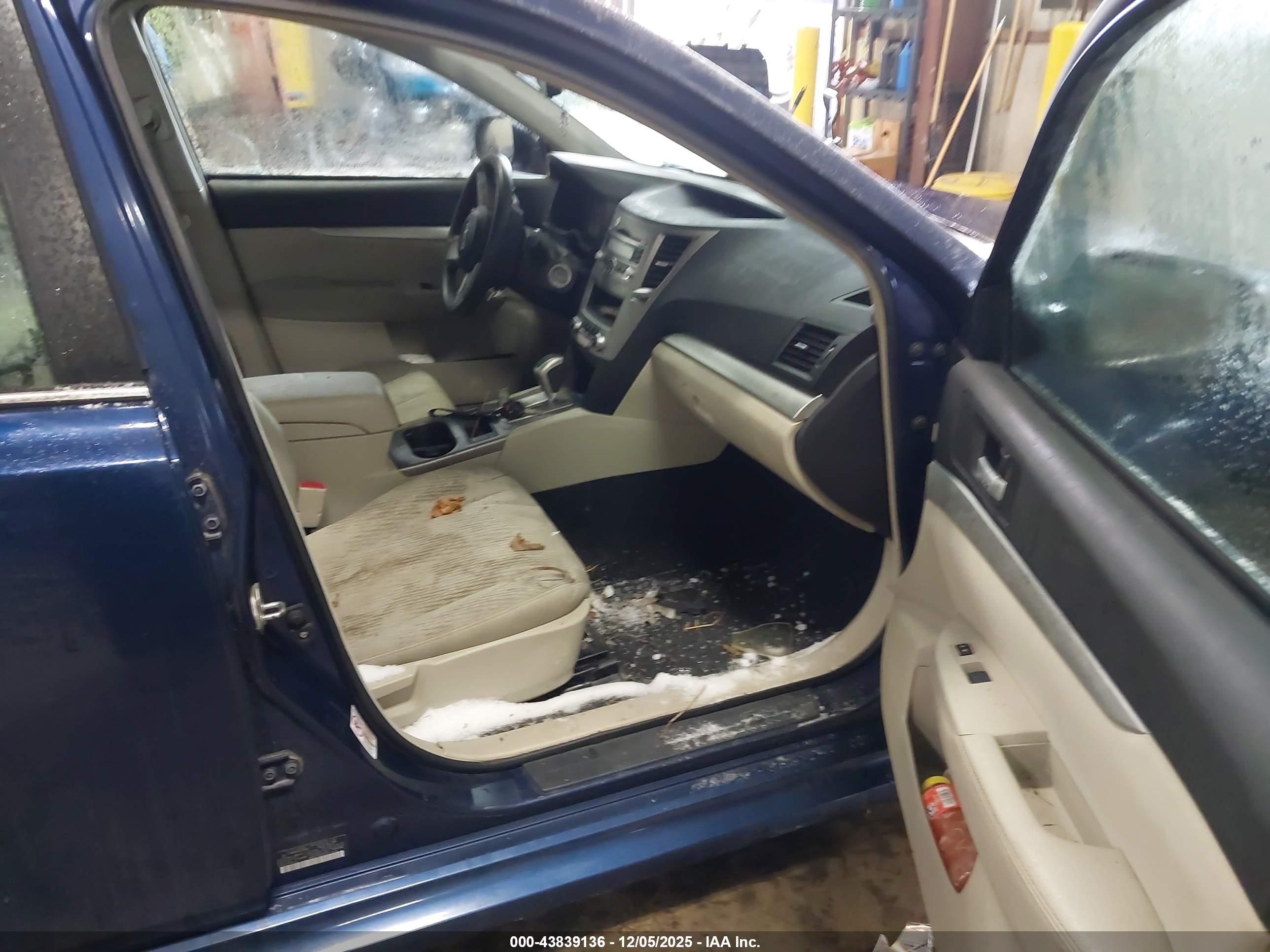 SUBARU LEGACY image 5